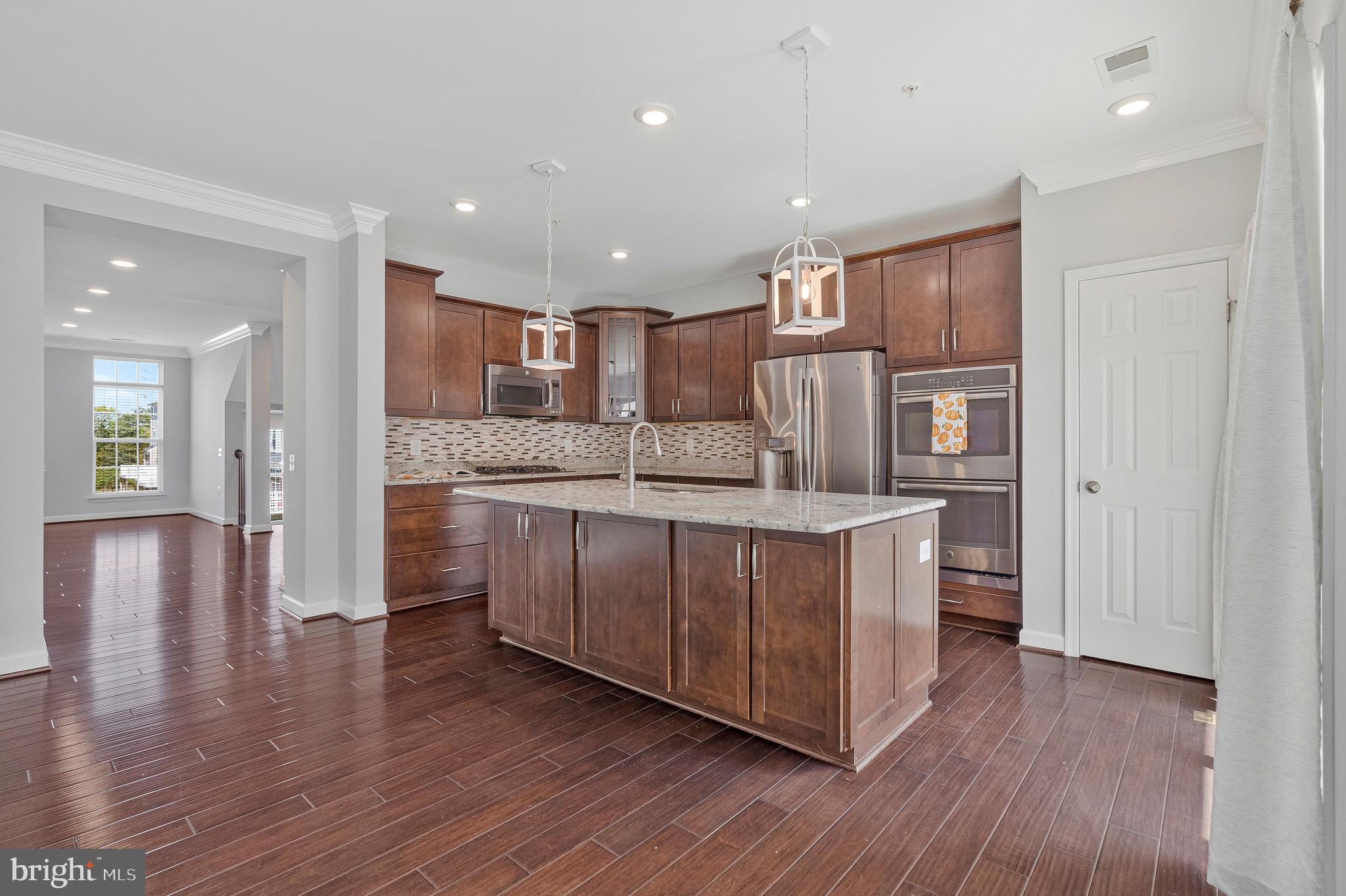 EAST GATE 3 CONDOMINIUM - Residential