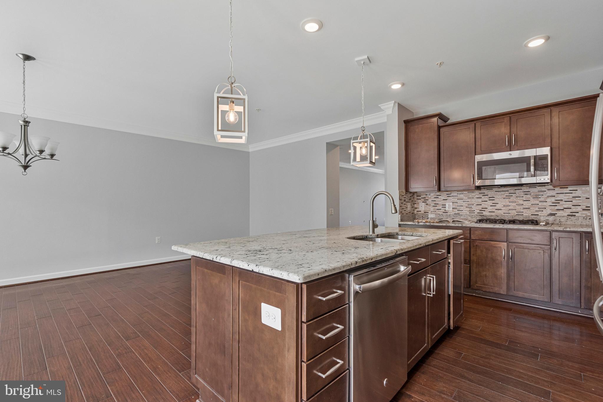 EAST GATE 3 CONDOMINIUM - Residential