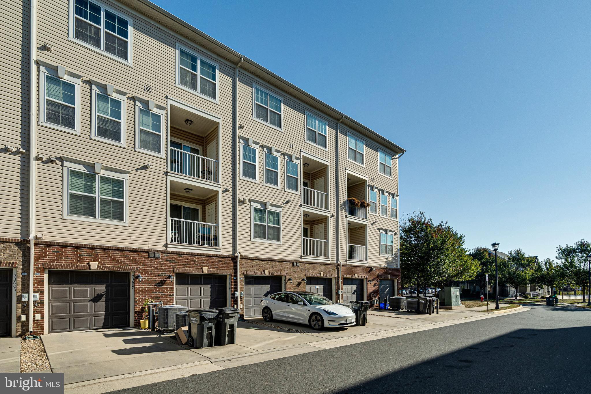 EAST GATE 3 CONDOMINIUM - Residential