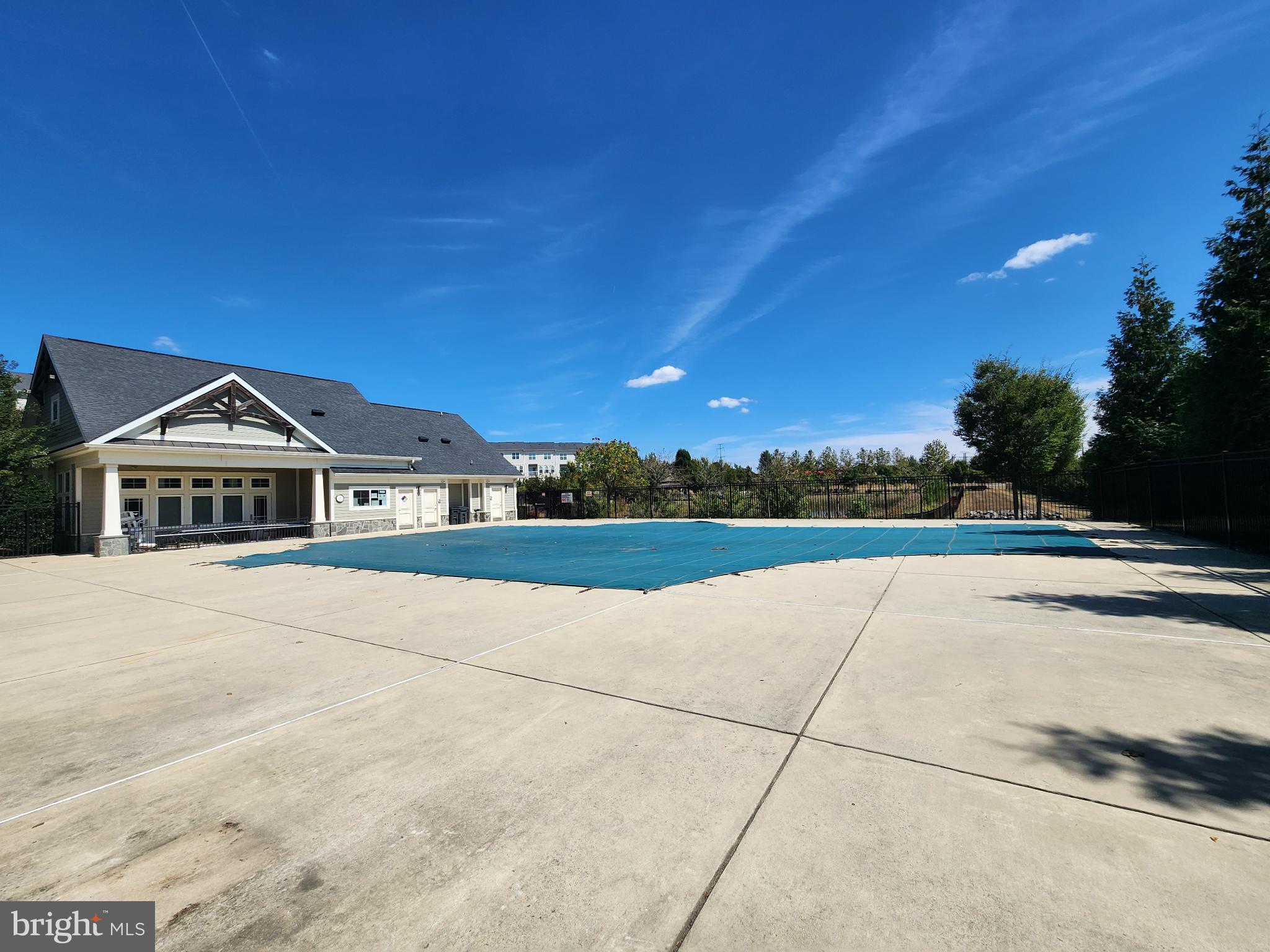 EAST GATE 3 CONDOMINIUM - Residential