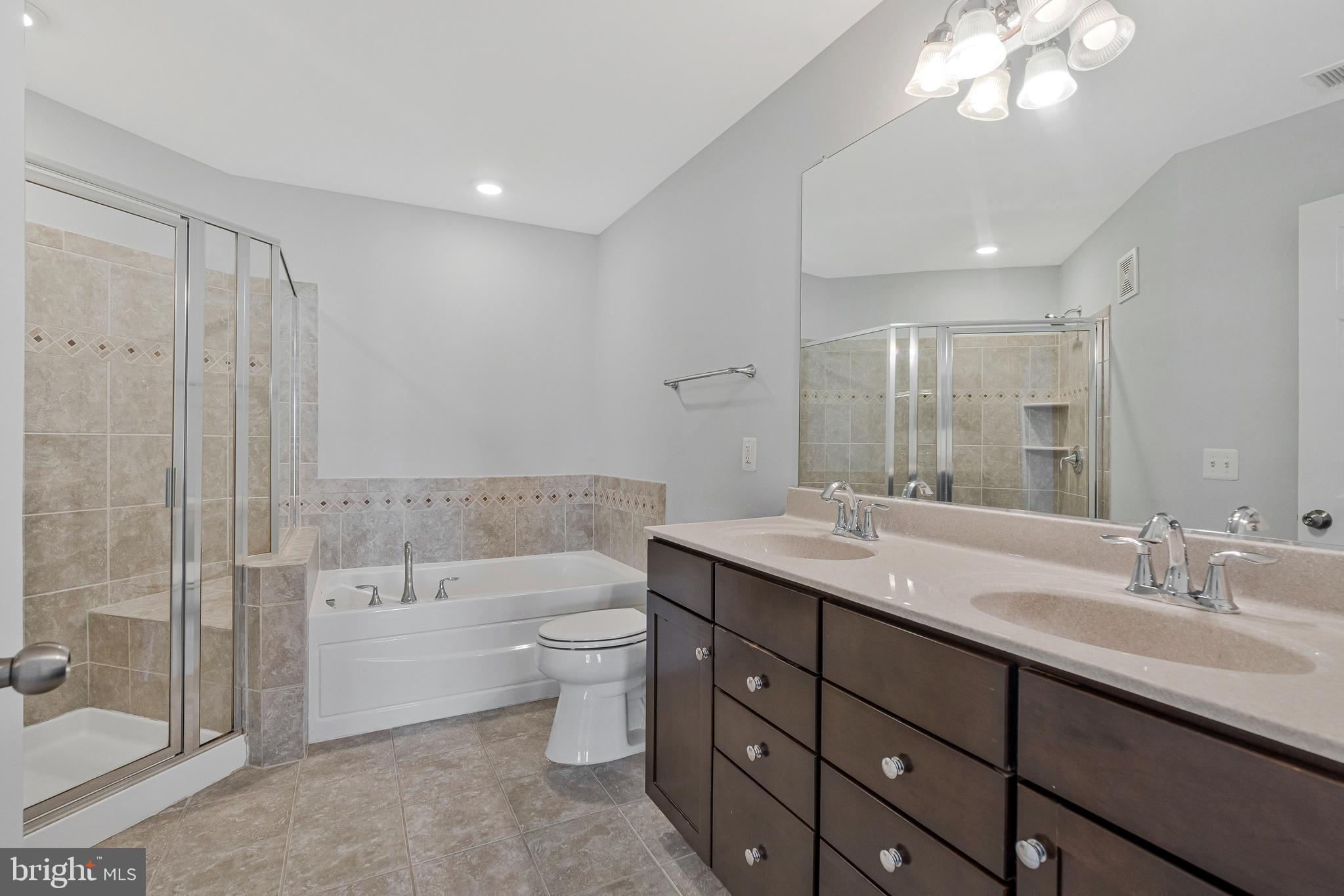 EAST GATE 3 CONDOMINIUM - Residential