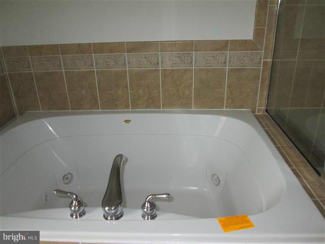 CATTAIL COMMONS - Residential