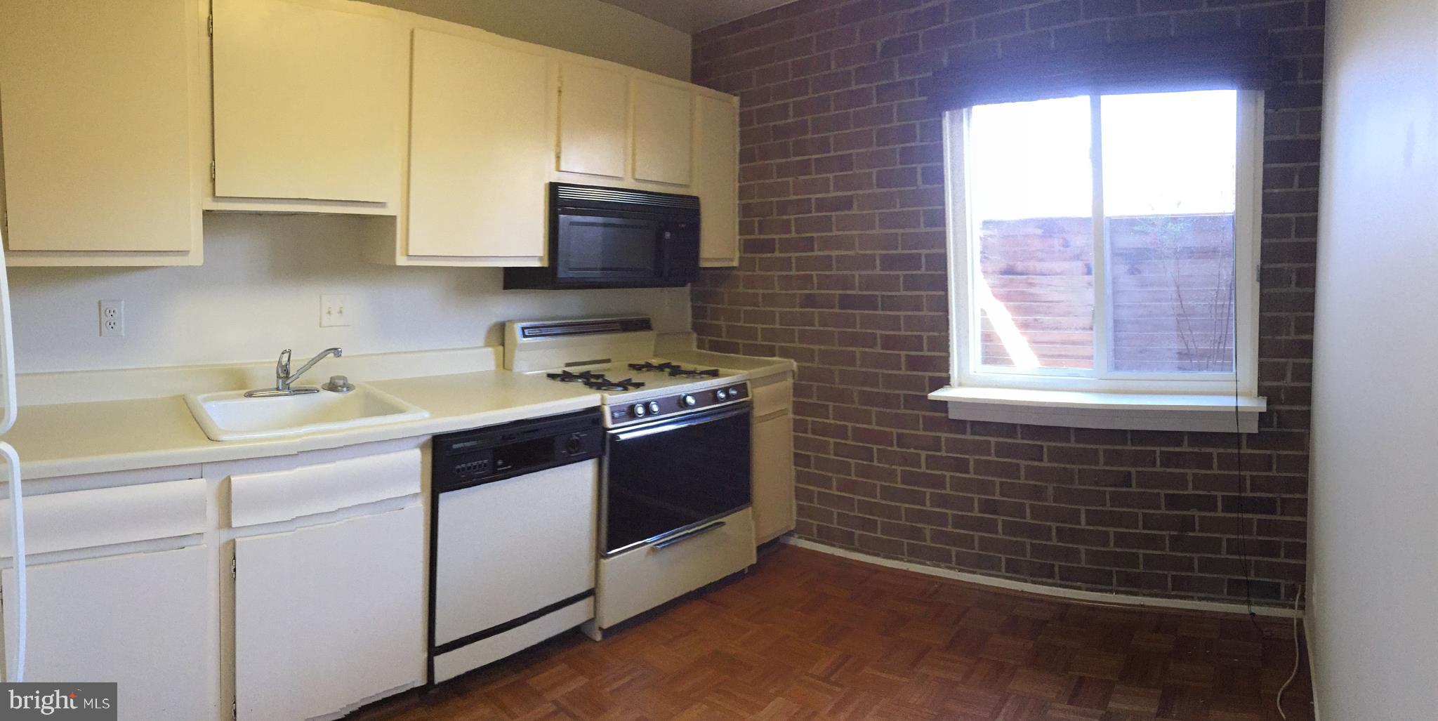 THOMAS CHOICE GARDENS - Residential Lease