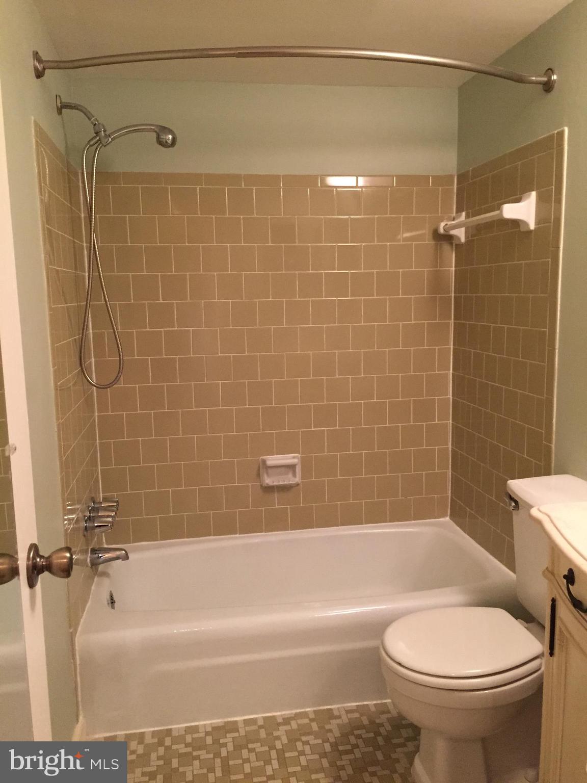 THOMAS CHOICE GARDENS - Residential Lease