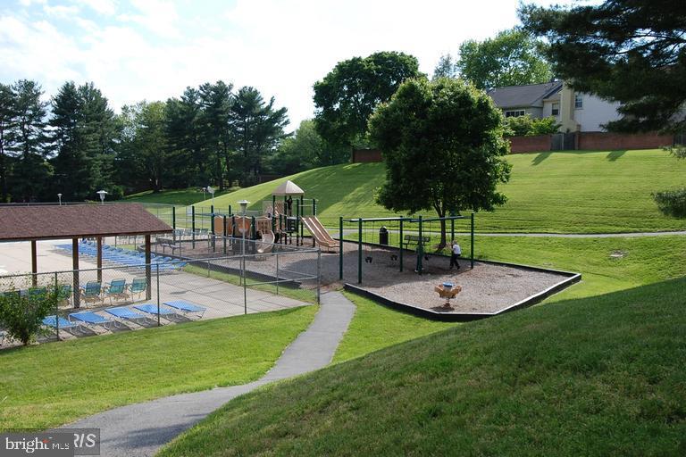 THOMAS CHOICE GARDENS - Residential Lease