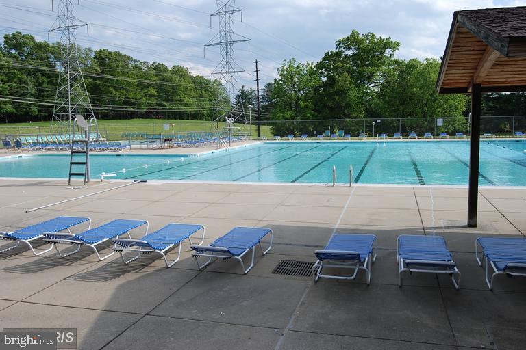 THOMAS CHOICE GARDENS - Residential Lease