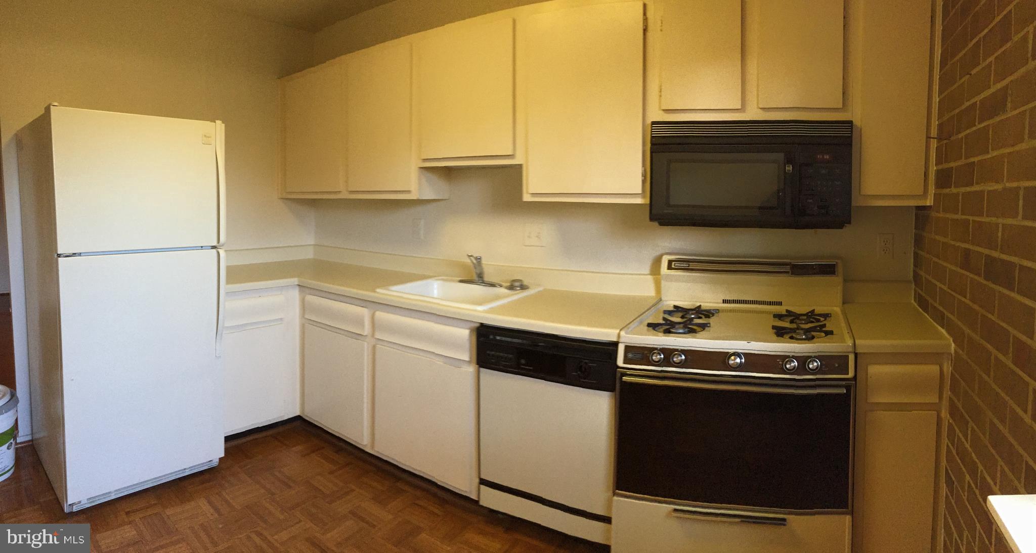 THOMAS CHOICE GARDENS - Residential Lease