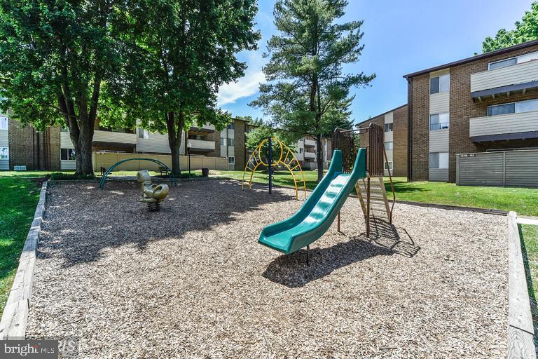 THOMAS CHOICE GARDENS - Residential Lease