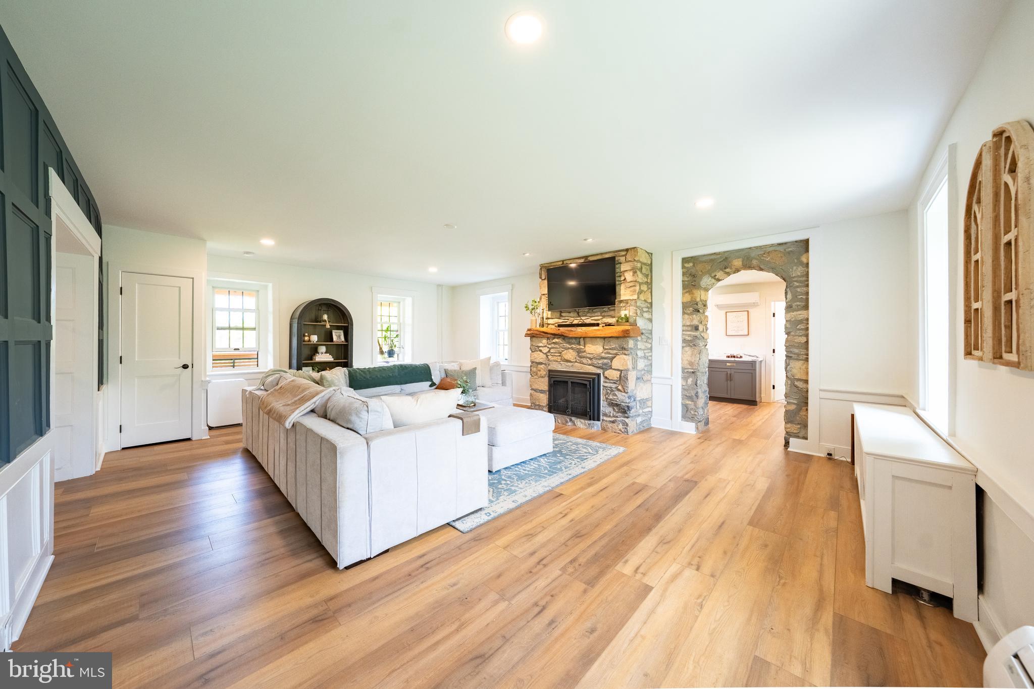 MEADOWBROOK - Residential