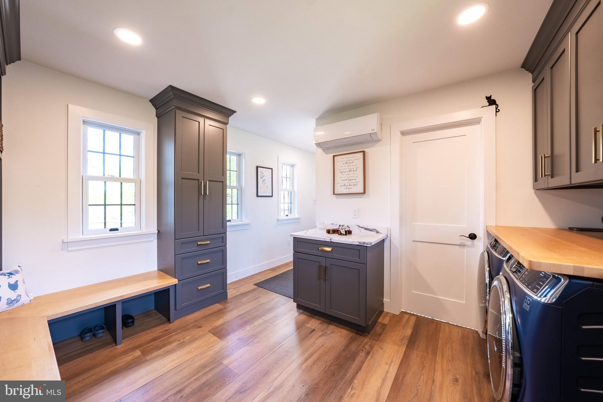 MEADOWBROOK - Residential