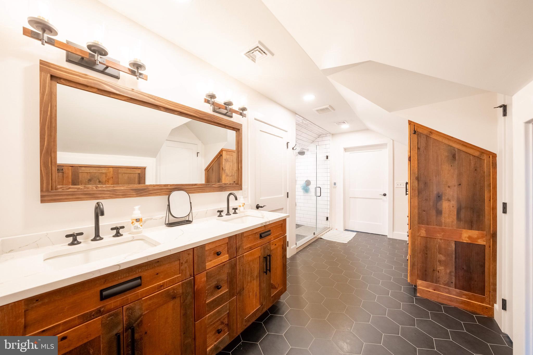 MEADOWBROOK - Residential