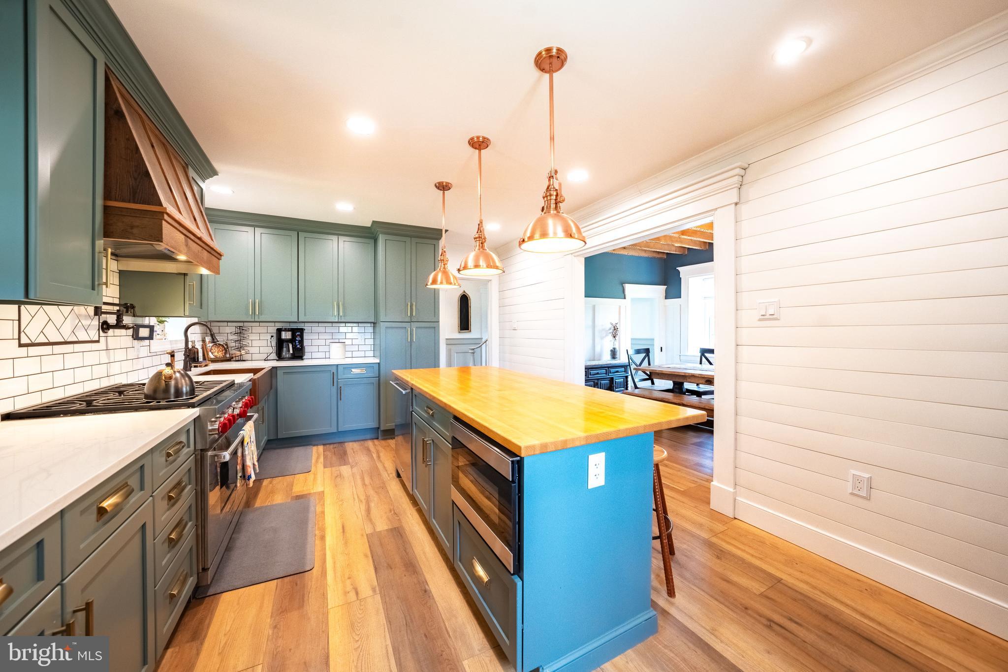 MEADOWBROOK - Residential