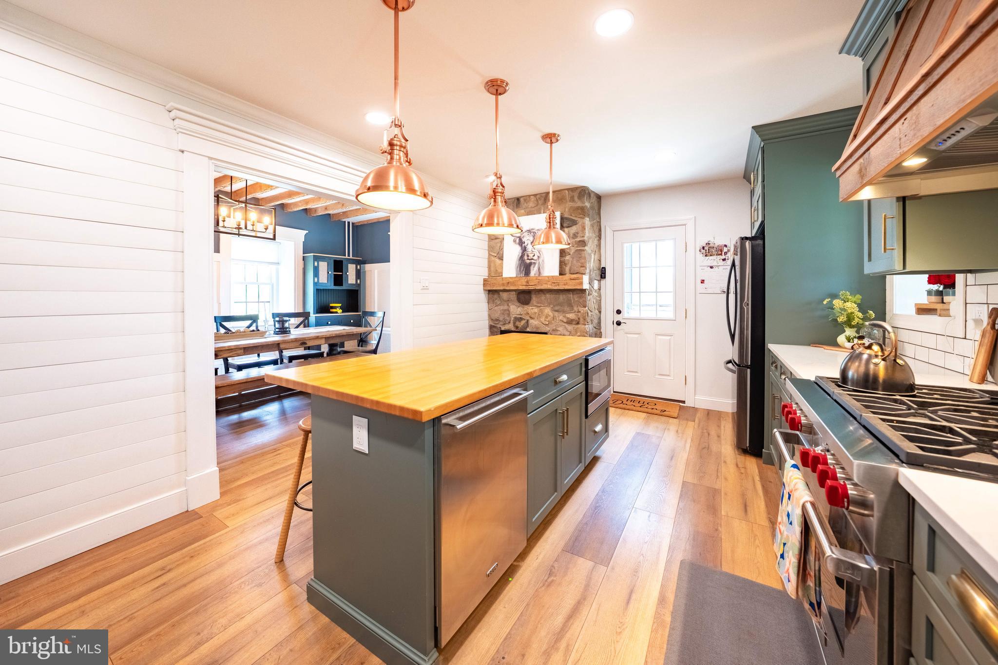 MEADOWBROOK - Residential