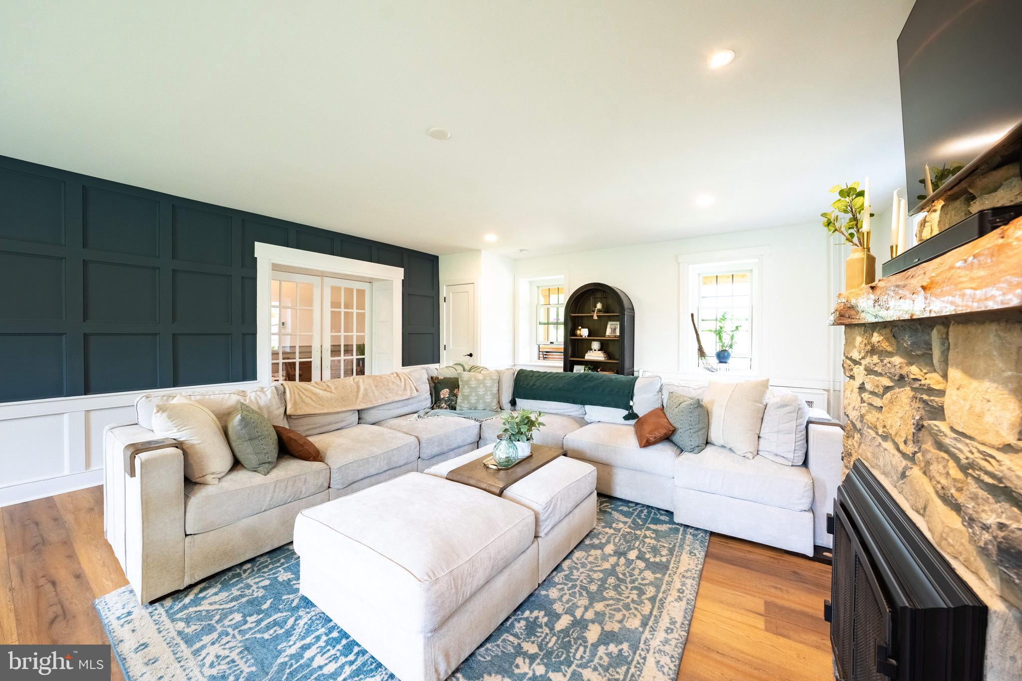 MEADOWBROOK - Residential