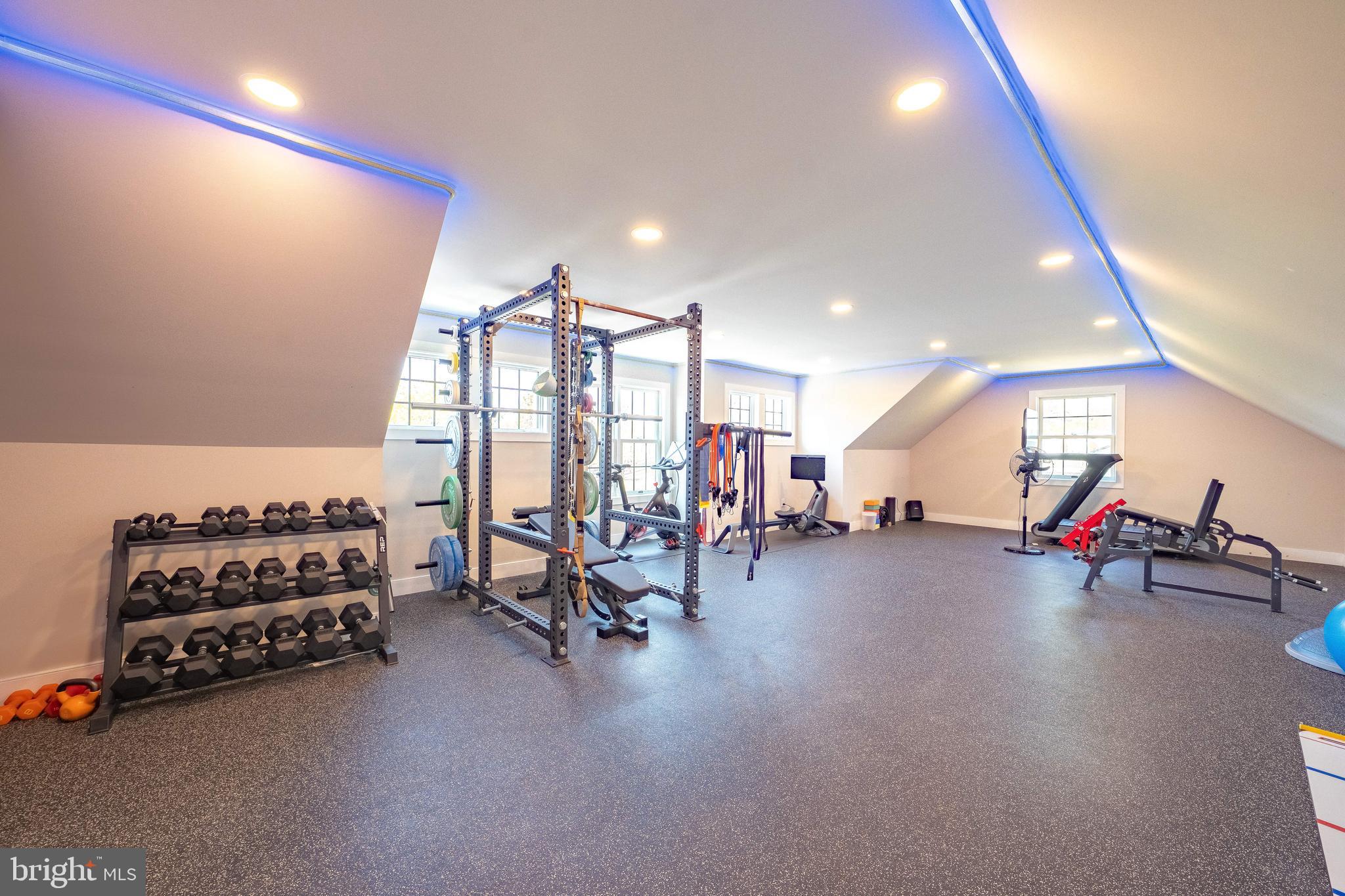 MEADOWBROOK - Residential