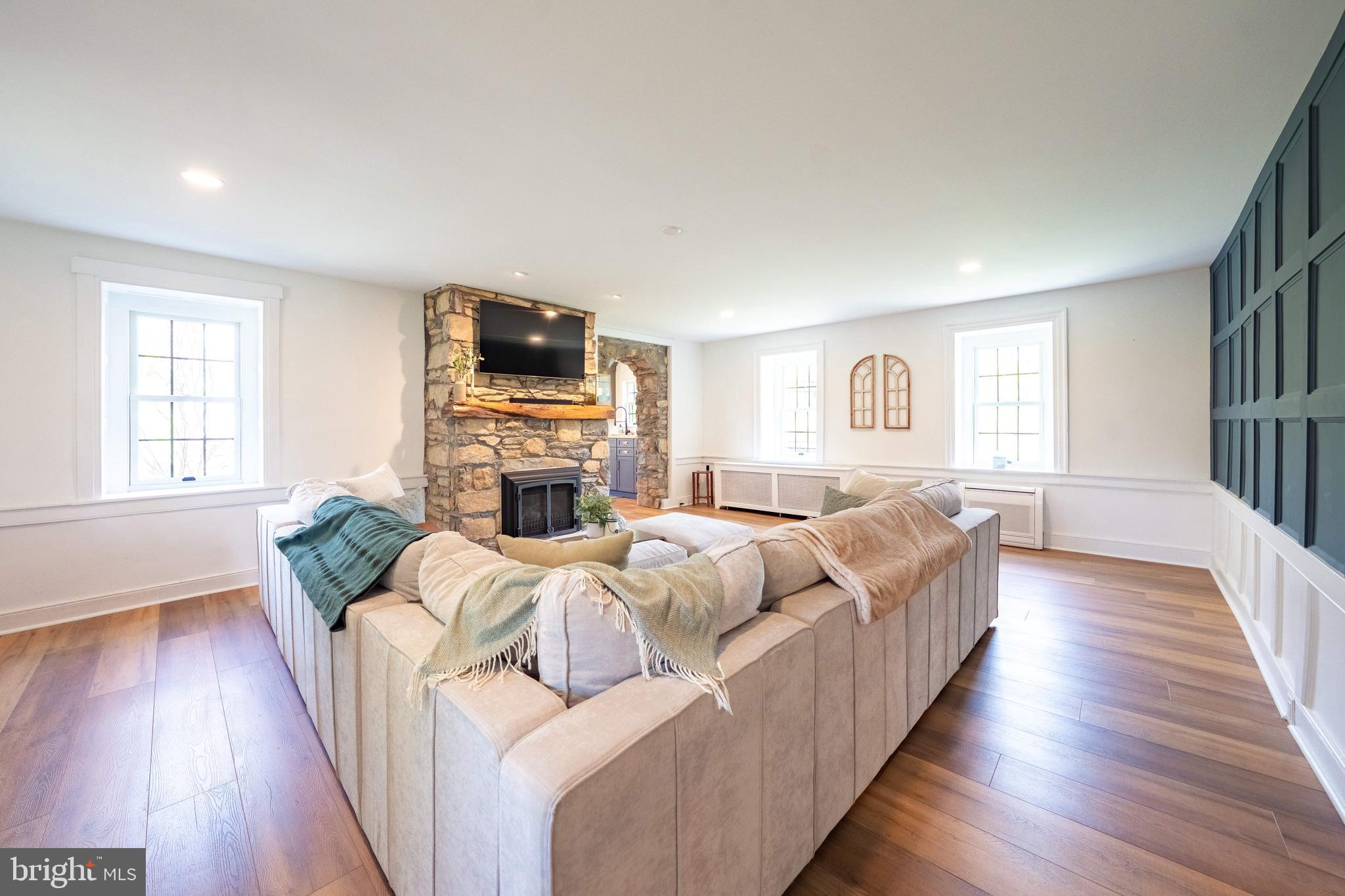 MEADOWBROOK - Residential