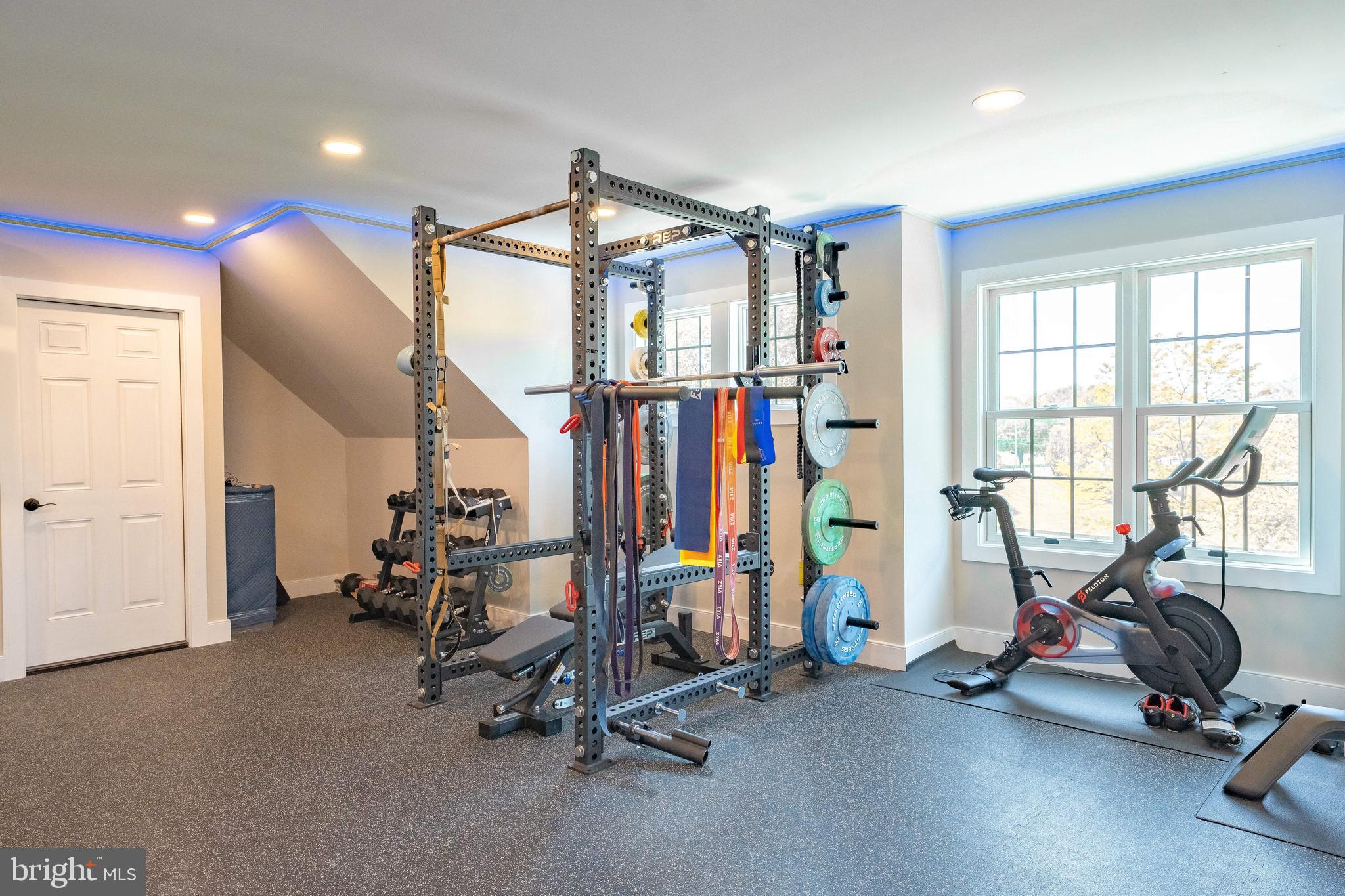 MEADOWBROOK - Residential