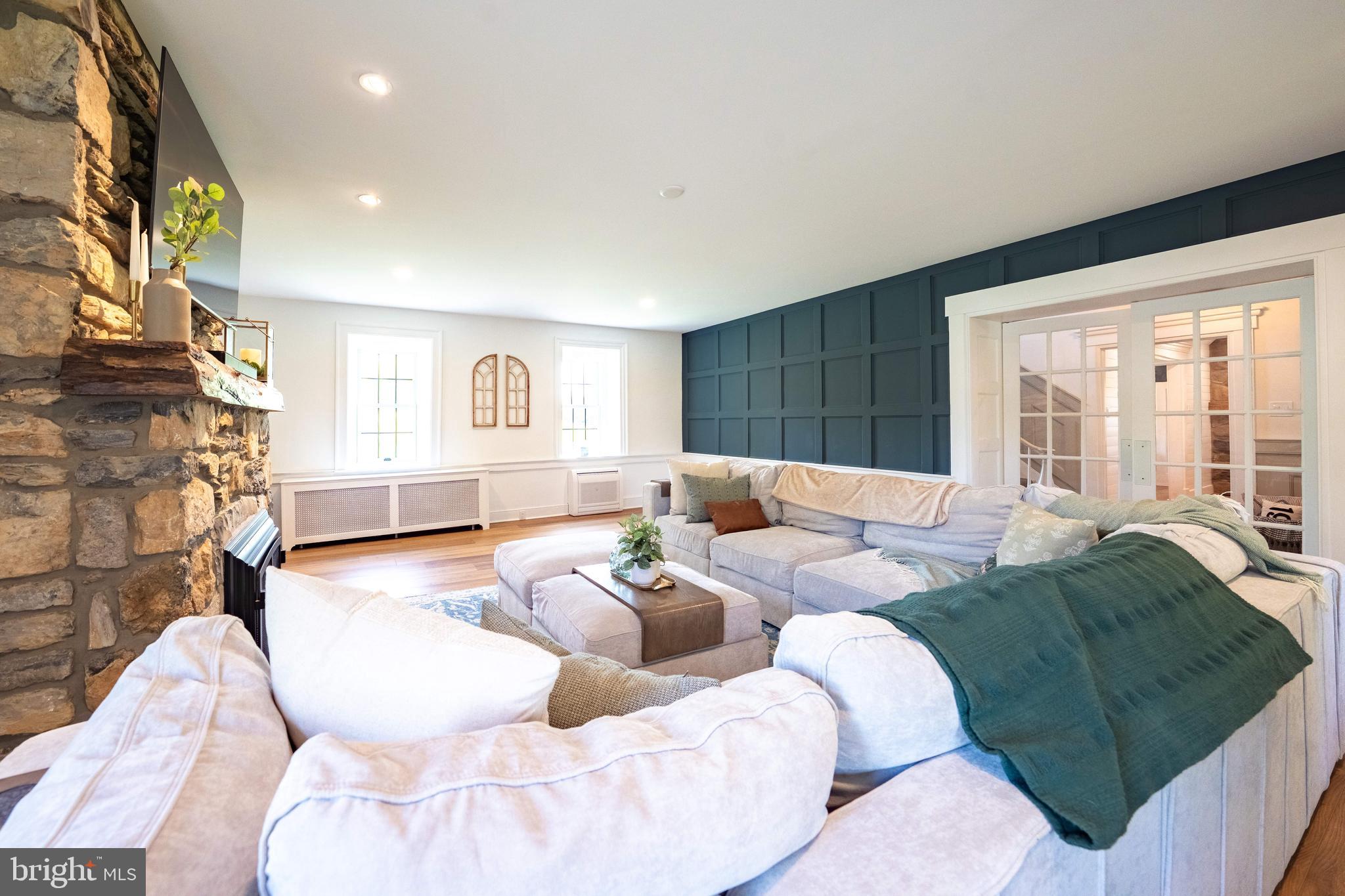 MEADOWBROOK - Residential