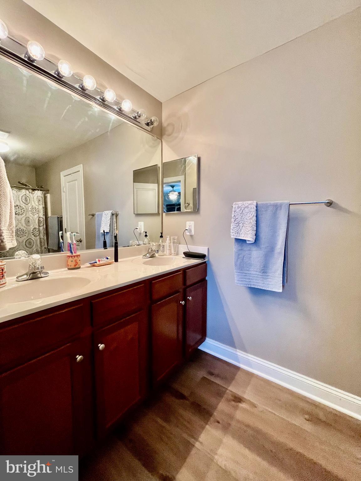 LYNNBROOK - Residential