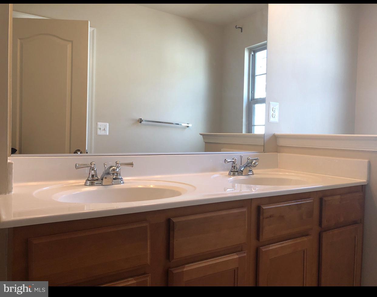 TRIANGLE HIGHLANDS CONDO - Residential Lease