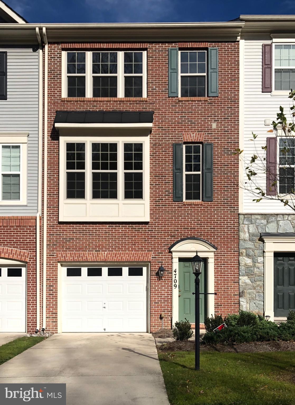 TRIANGLE HIGHLANDS CONDO - Residential Lease