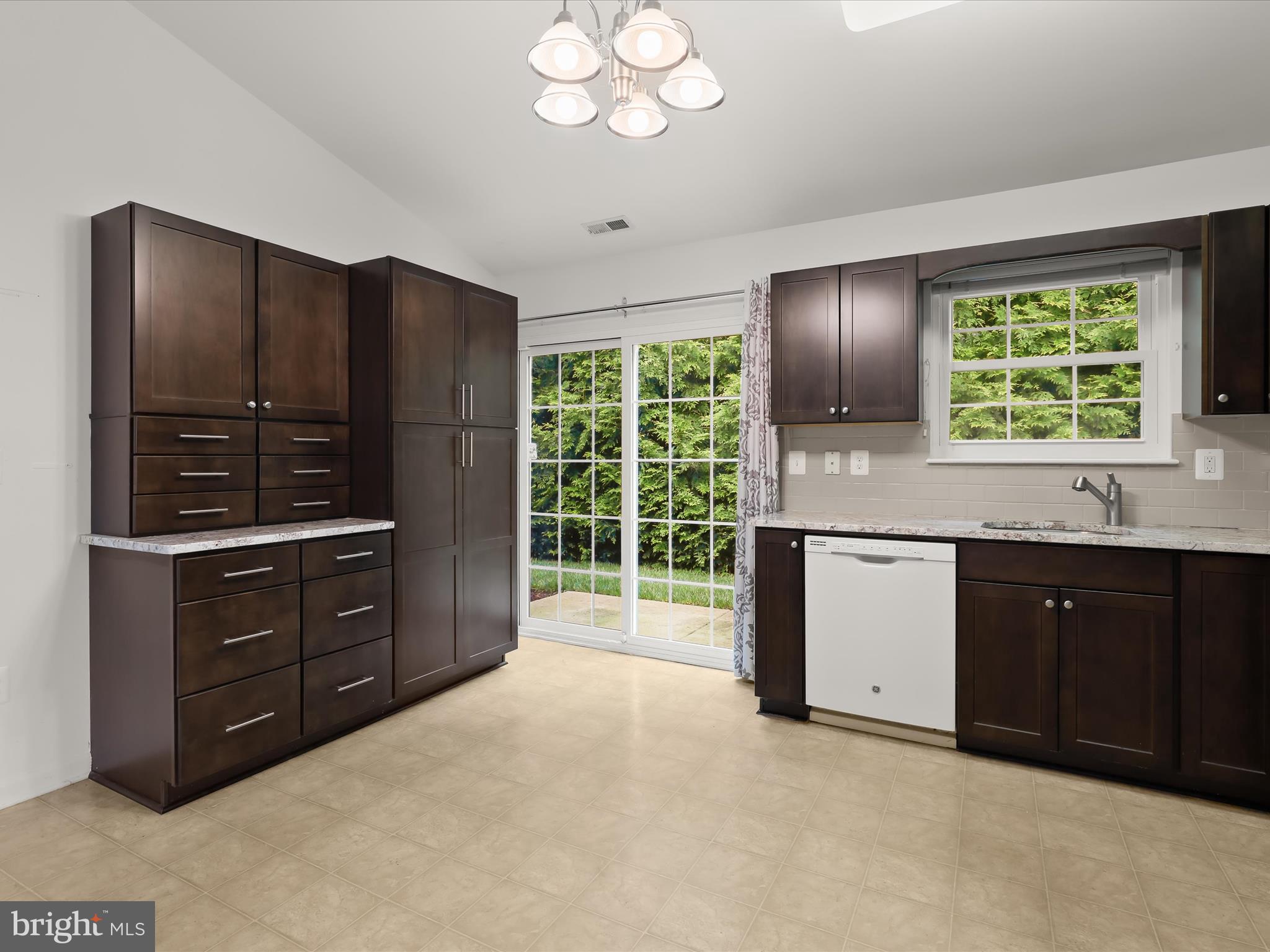 WINIFRED MANOR - Residential