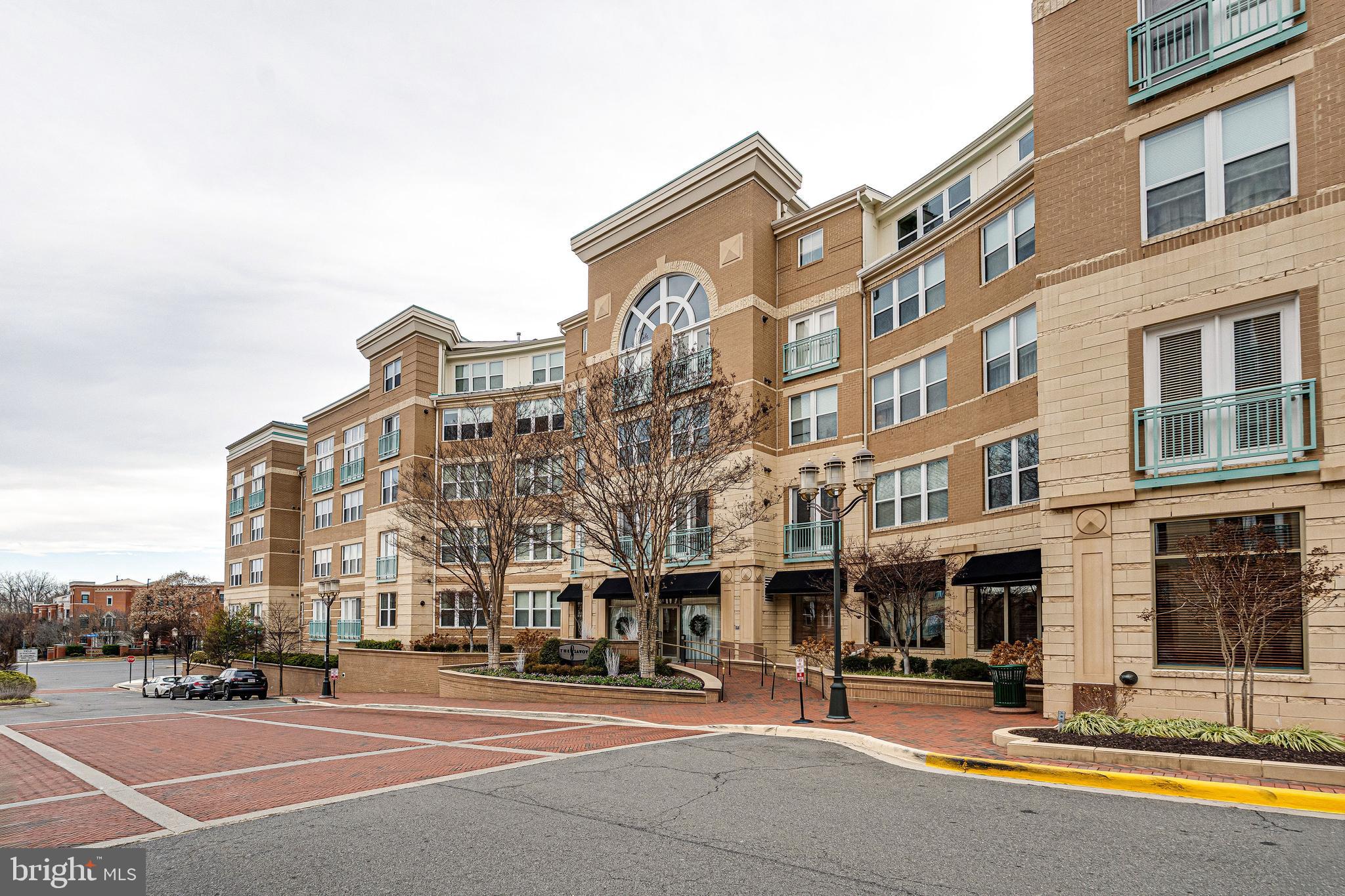 SAVOY AT RESTON TOWN CENTER - Residential
