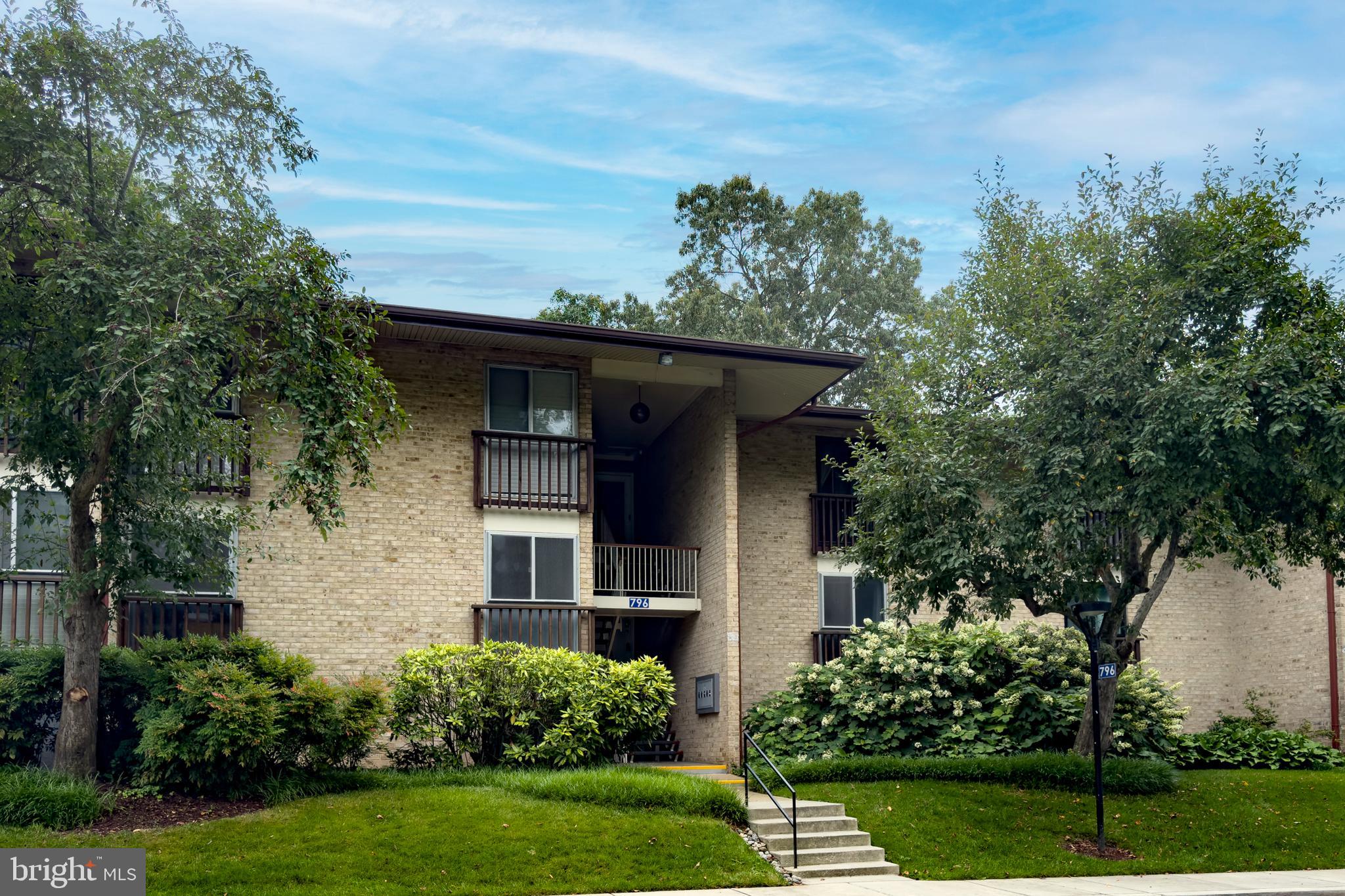 Severn House is a sought after community on Back Creek in Eastport. This is a beautiful warm and inviting 2 bedroom 1 bath unit. Kitchen recently replaced with white soft close cabinetry, lovely backsplash and stainless steel appliances. Luxury vinyl floor with beautiful area rugs that will convey. Dining area has a lovely bar with bar fridge steps from the beautiful private deck. DEEDED 30' BOAT SLIP INCLUDED #D-3. This Waterfront Community includes, pool, marina, picnic and grilling areas . Condo fee includes, gas, heat, water and sewer. Condo fee also includes marina boat slips. NO PETS are allowed in this community. Laundry facilities and storage area are located in lower level of building. The Eastport/Annapolis water community is home to The Naval Academy, wonderful restaurants, bars, shopping and so much more.