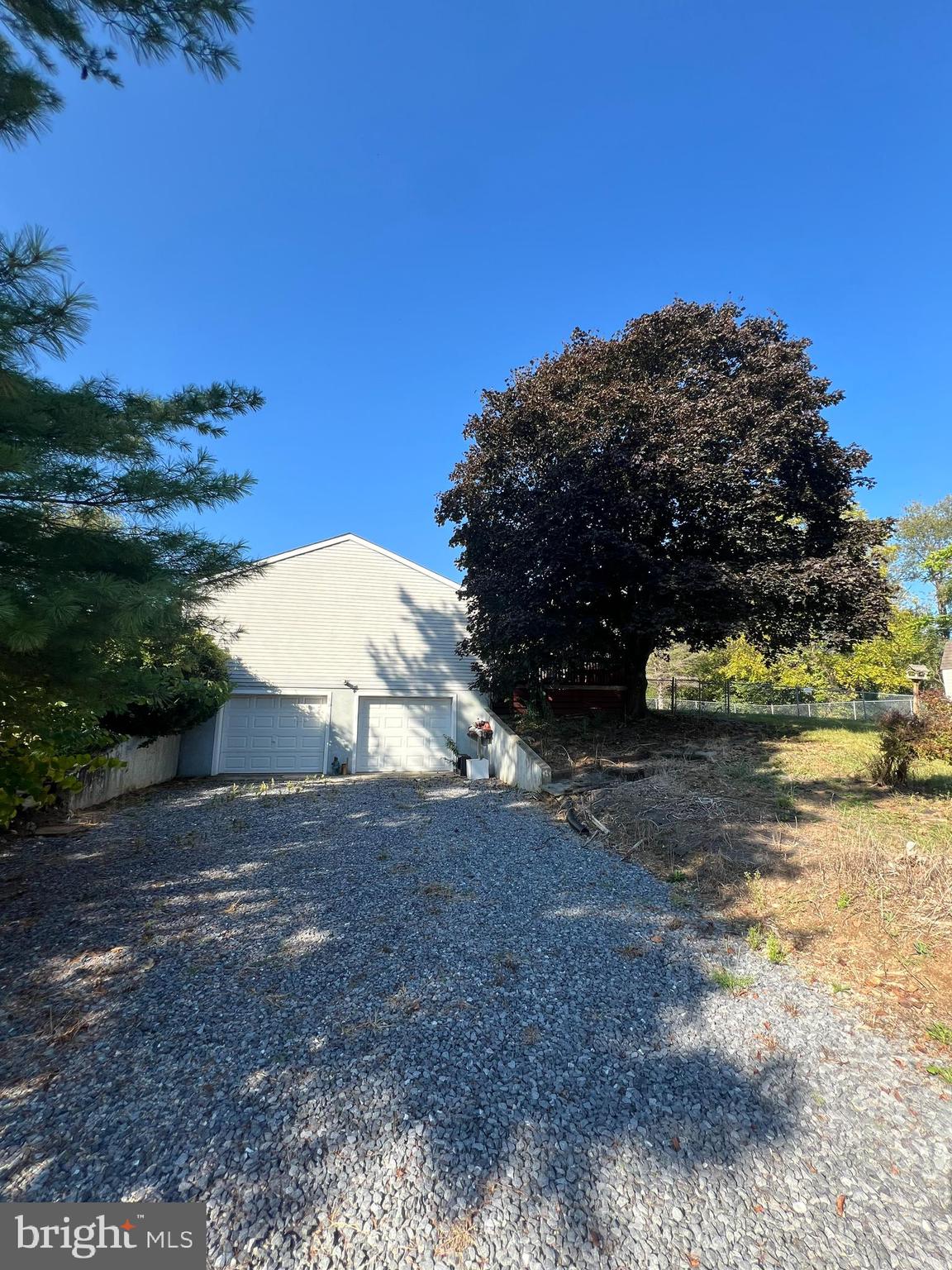 PEMBROKE GROVE - Residential