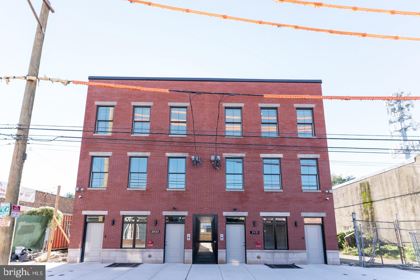 PORT RICHMOND - Residential Lease