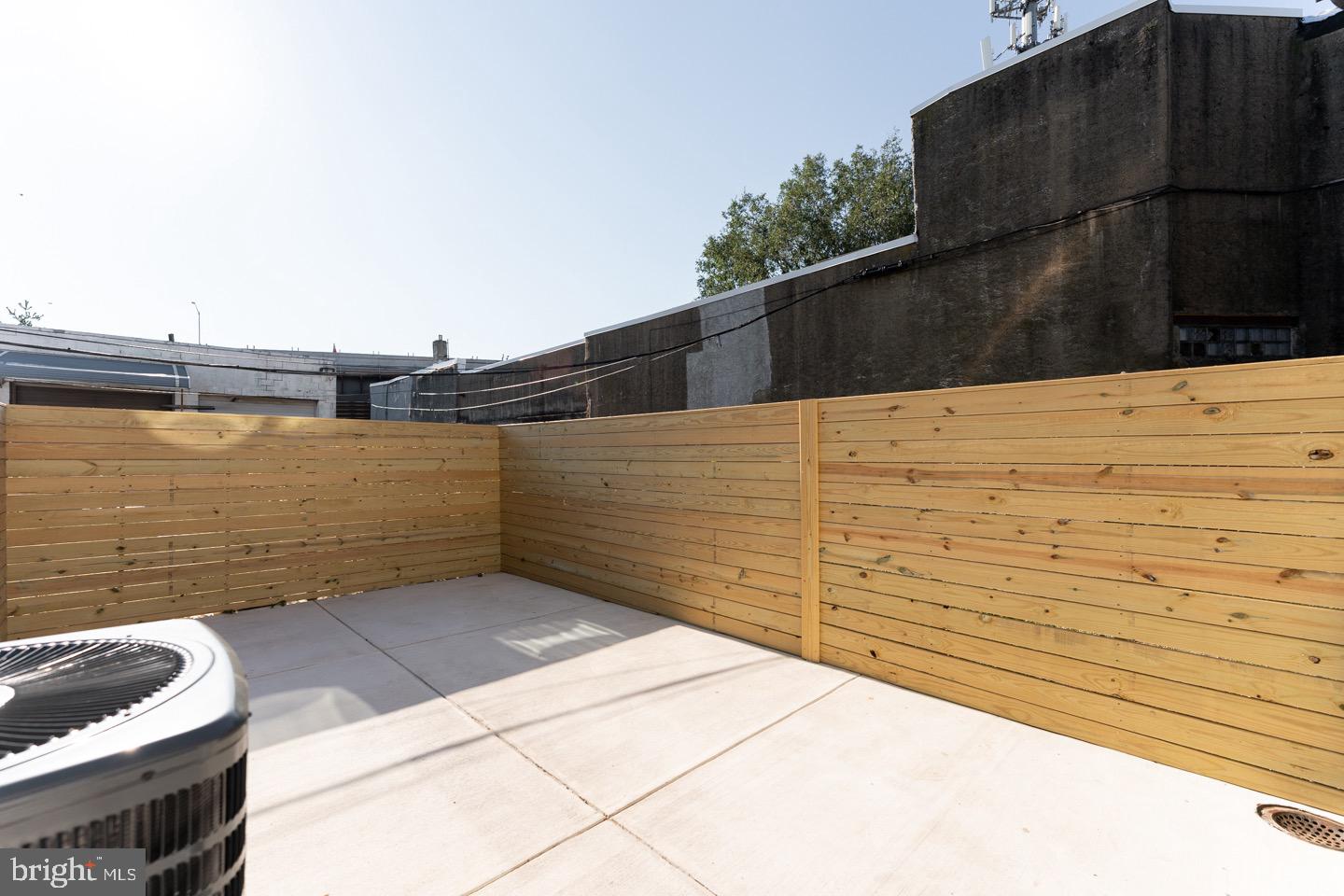 PORT RICHMOND - Residential Lease