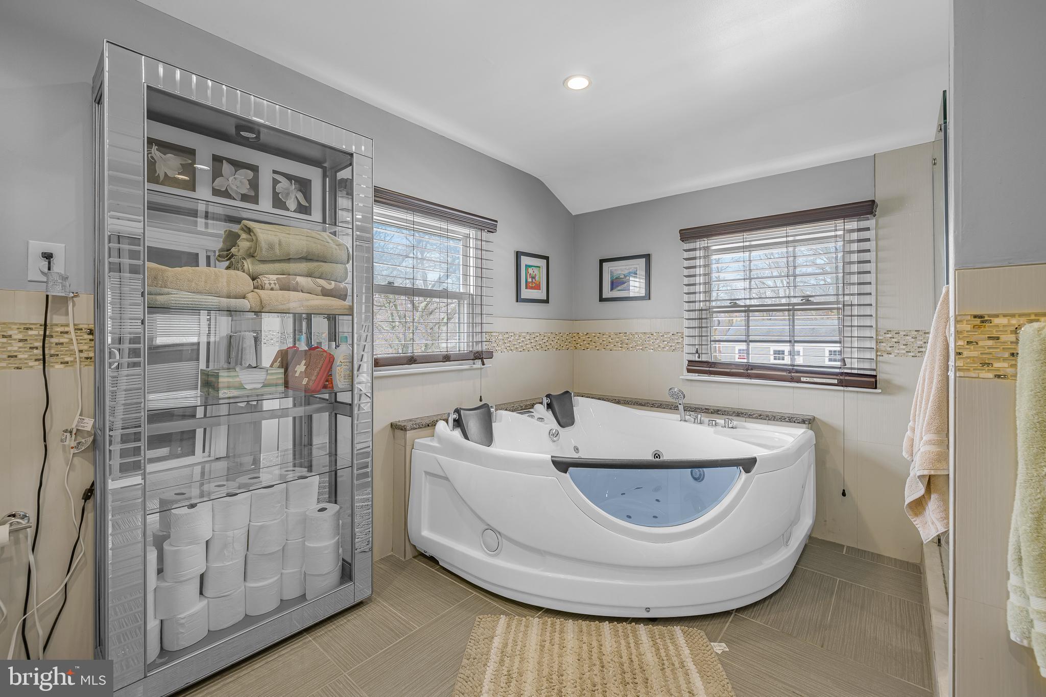 LONGVIEW FARMS - Residential