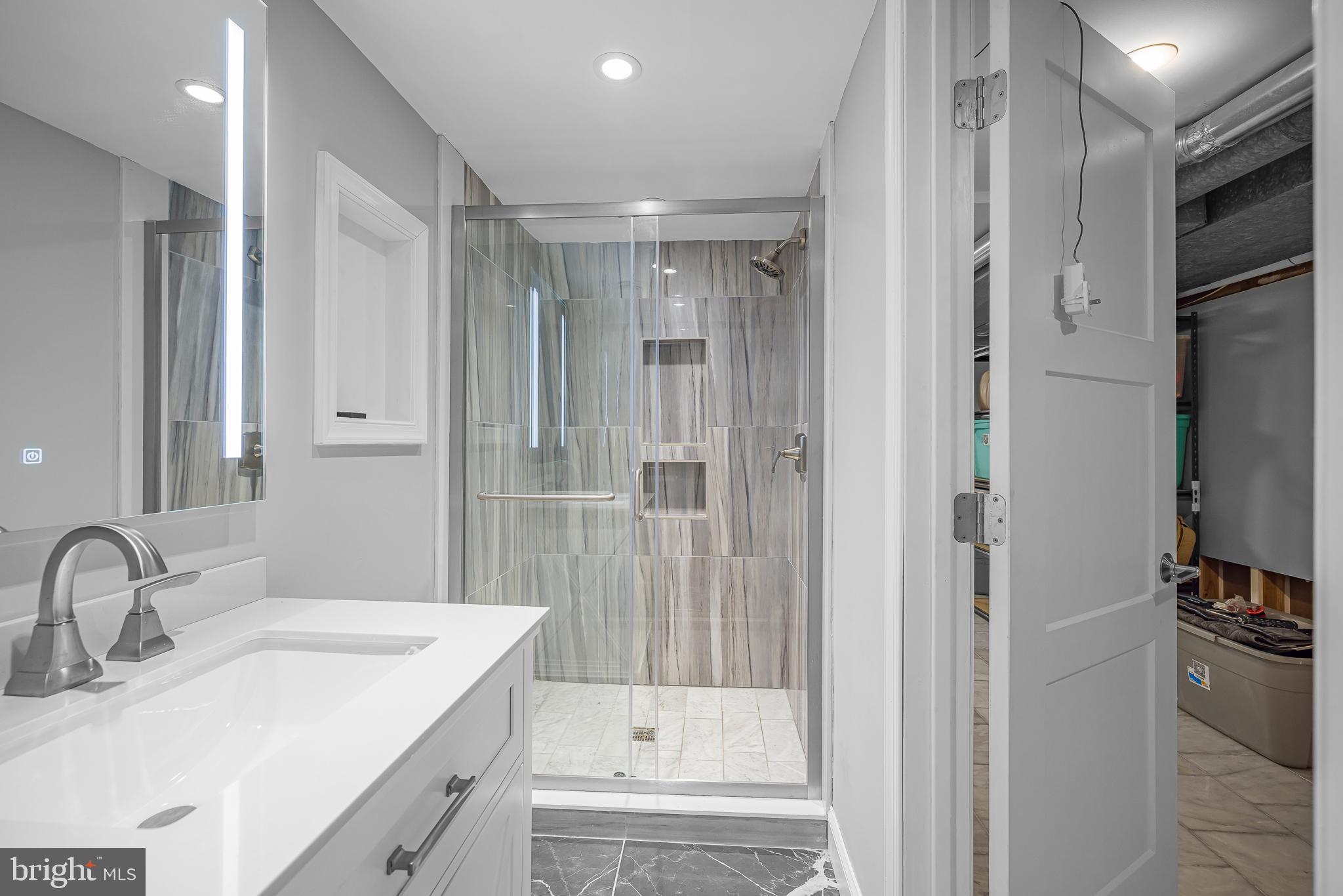 LONGVIEW FARMS - Residential