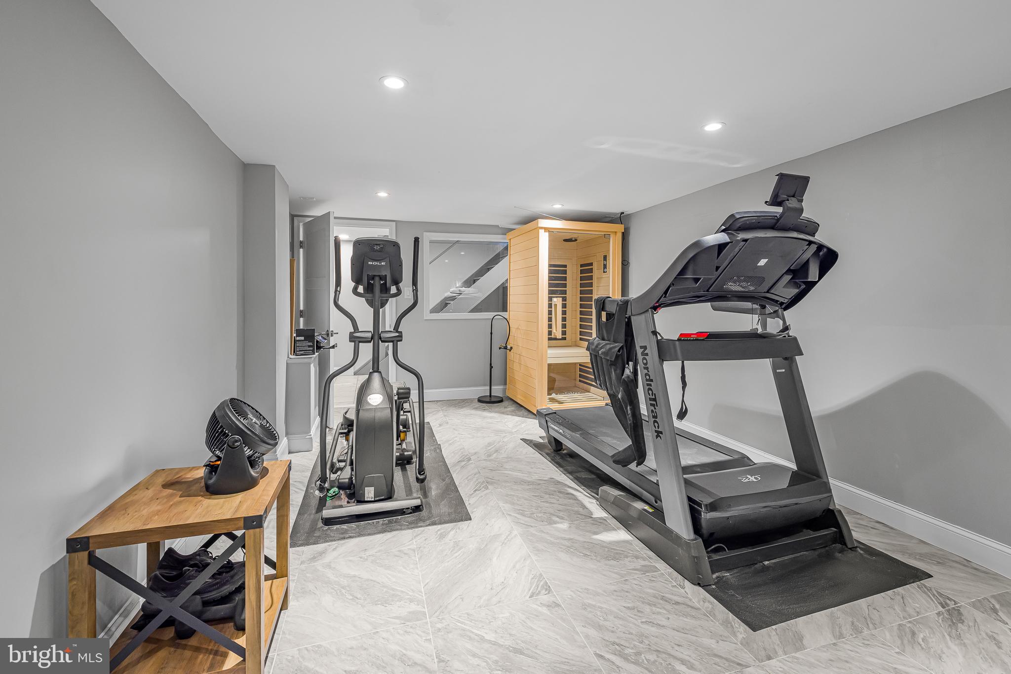 LONGVIEW FARMS - Residential