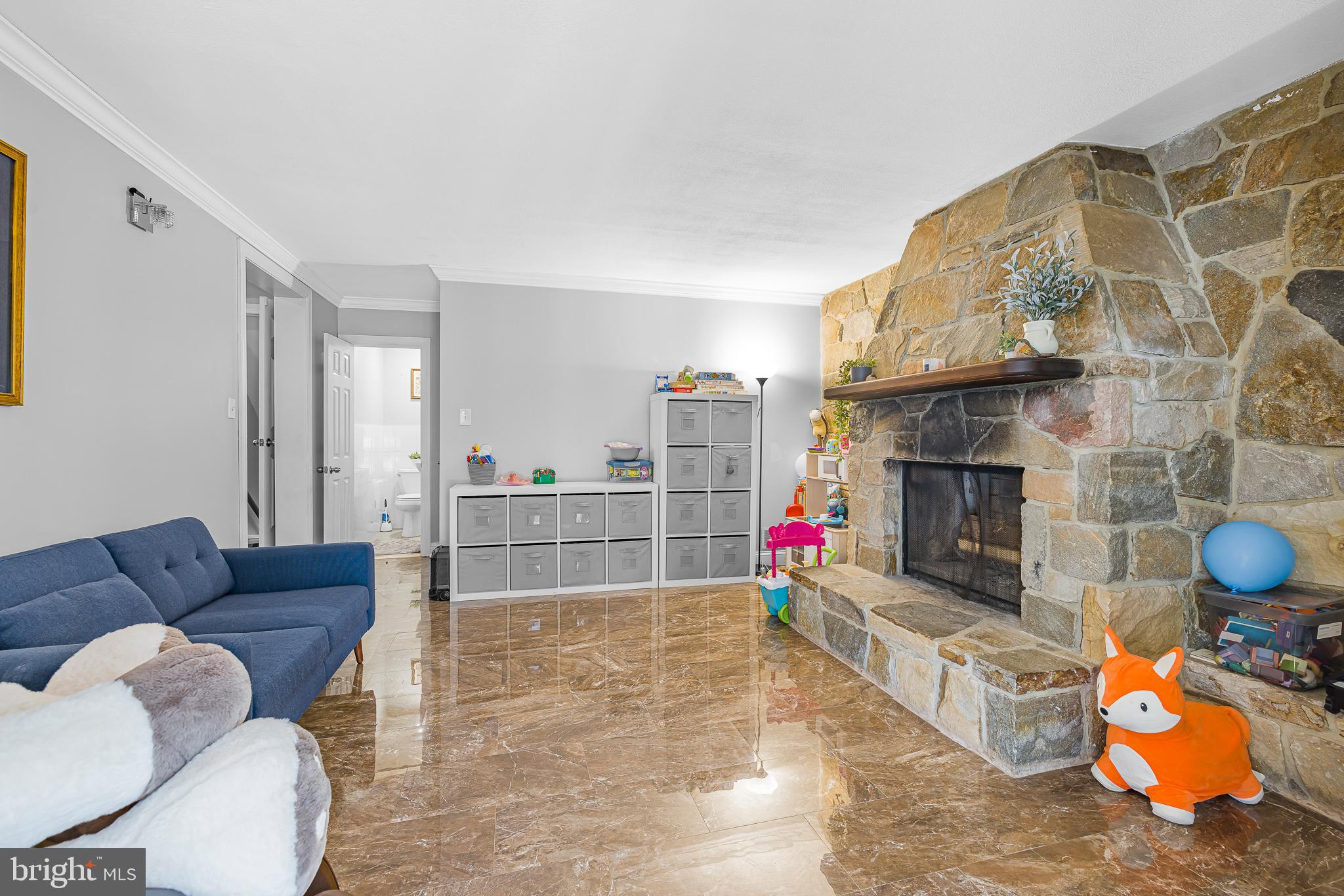 LONGVIEW FARMS - Residential