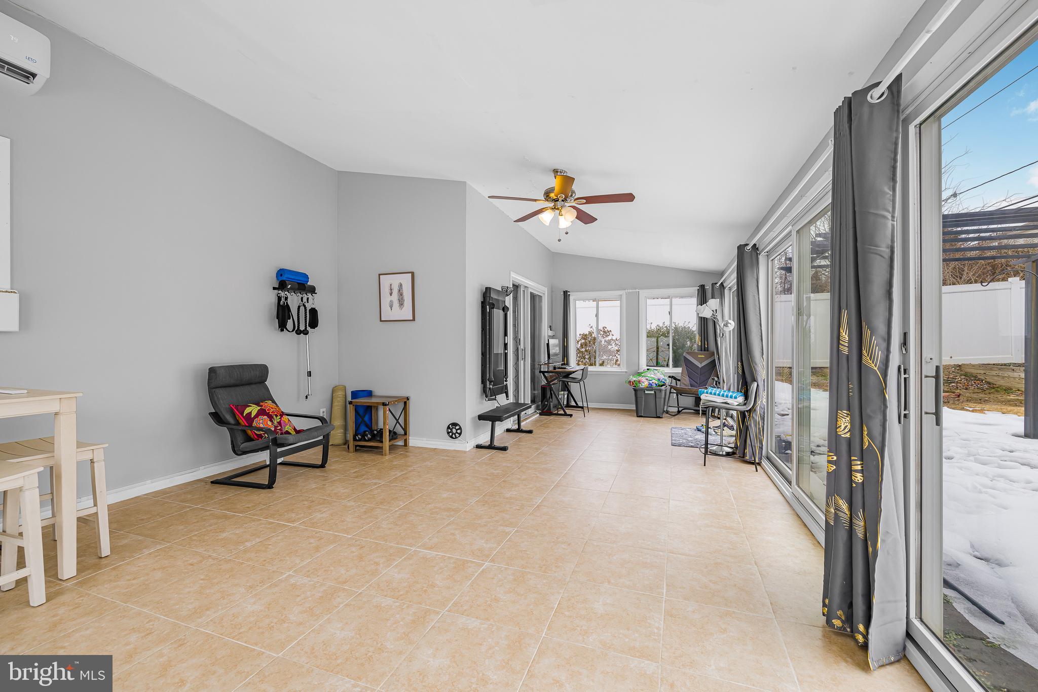 LONGVIEW FARMS - Residential