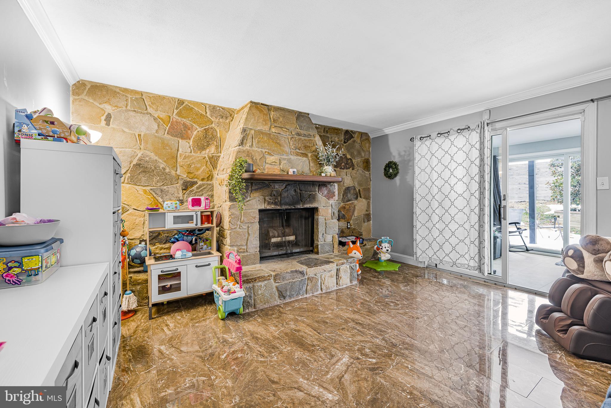 LONGVIEW FARMS - Residential