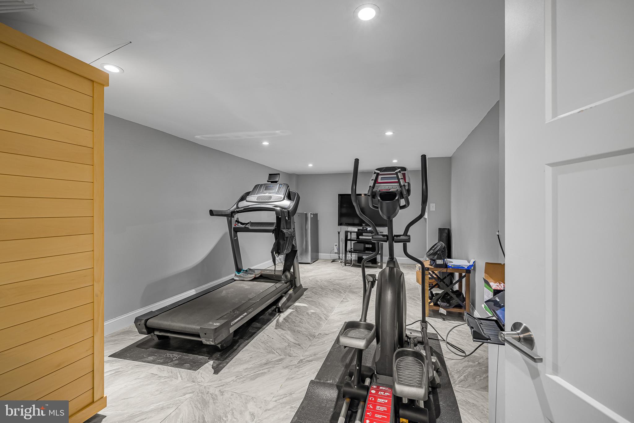 LONGVIEW FARMS - Residential