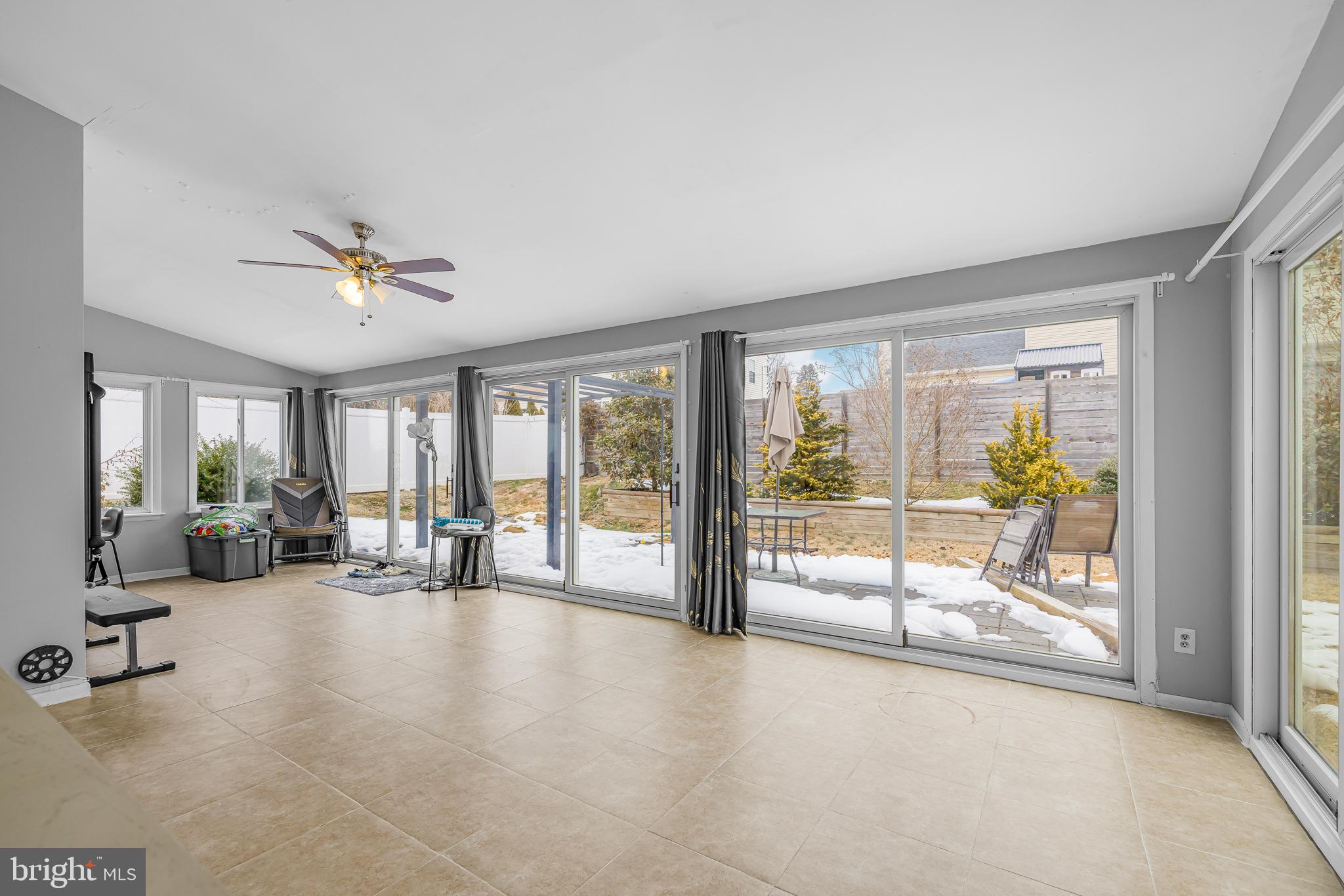 LONGVIEW FARMS - Residential