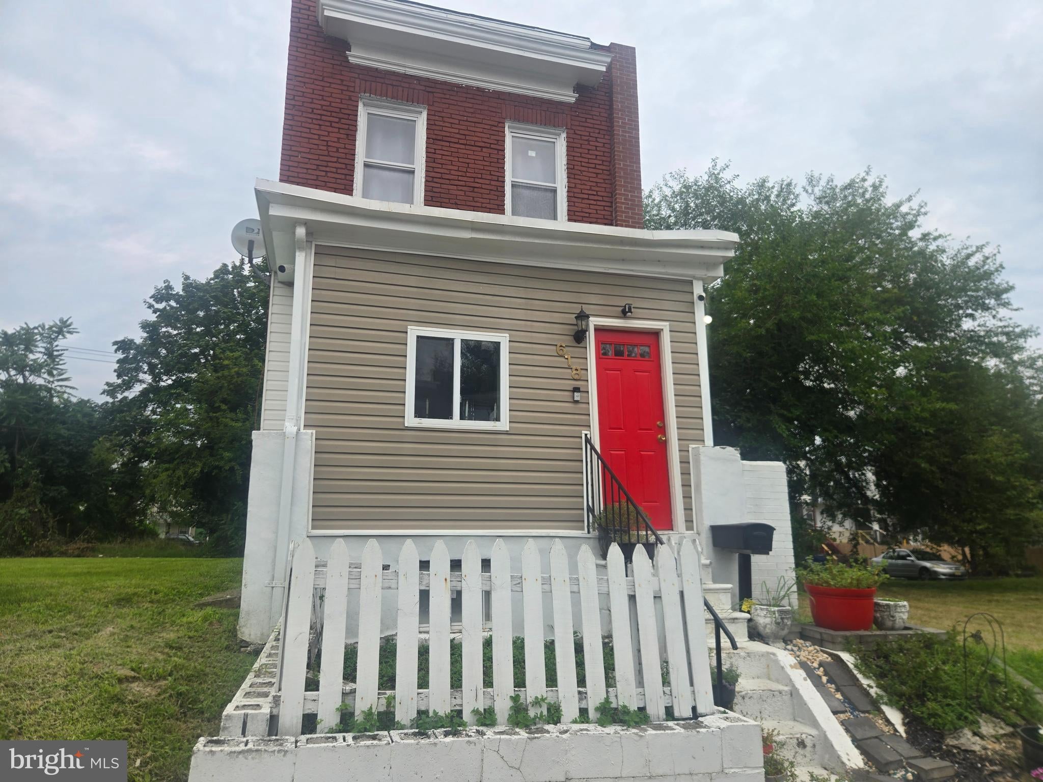 618 COKESBURY AVENUE