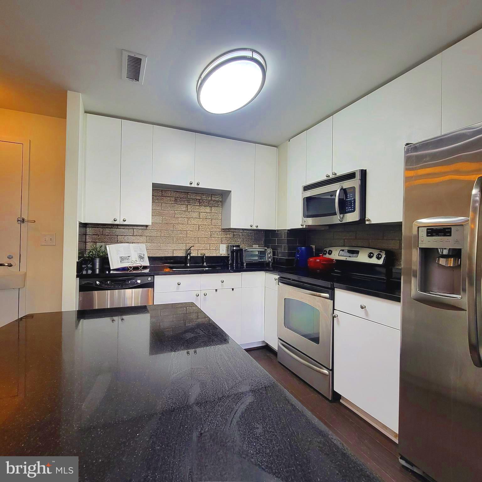 ONE NATIONAL HARBOR CONDOMINIUM - Residential