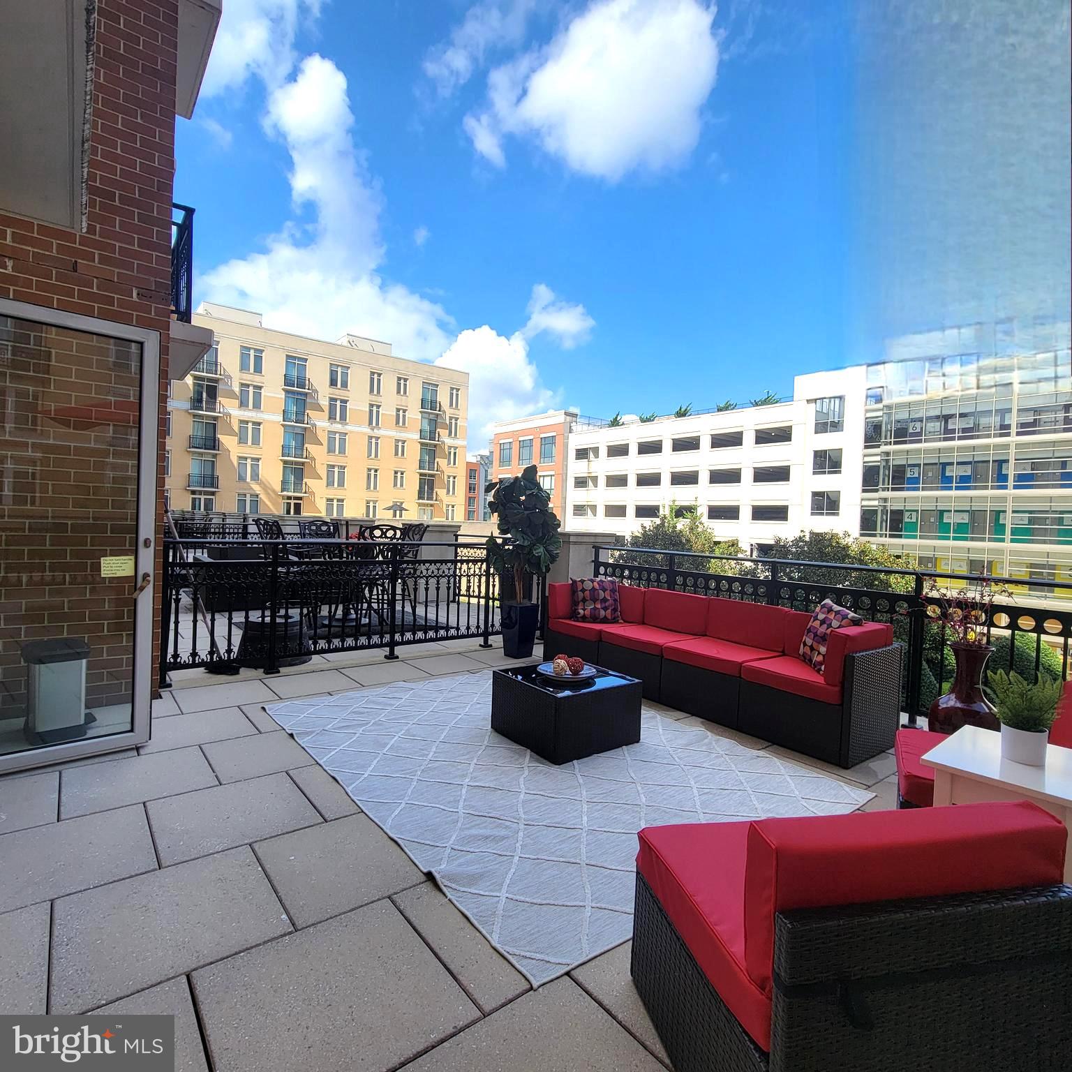 ONE NATIONAL HARBOR CONDOMINIUM - Residential