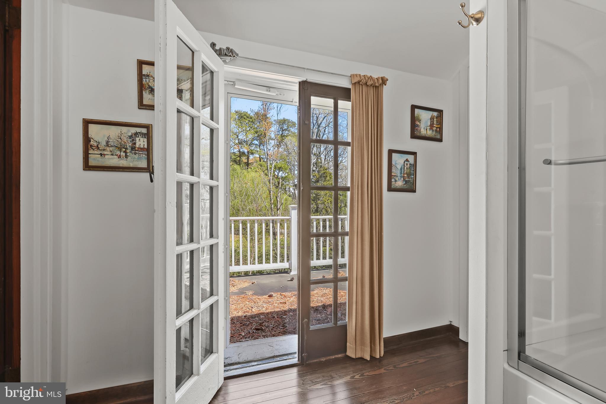 GIBSON ISLAND - Residential