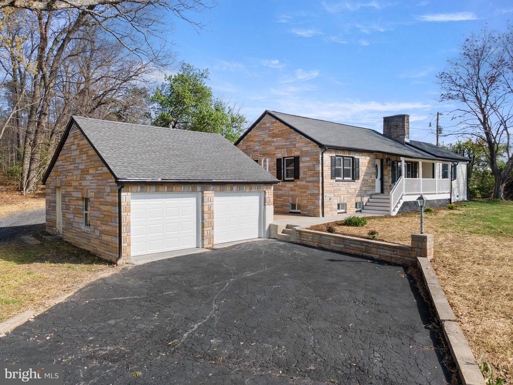 Photo of 673 Fort Valley Road, FORT VALLEY, VA 22652 (MLS # VASH2013984)