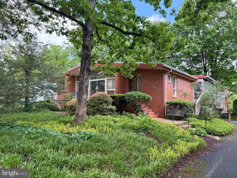 6802 NESBITT PLACE MCLEAN VA 22101