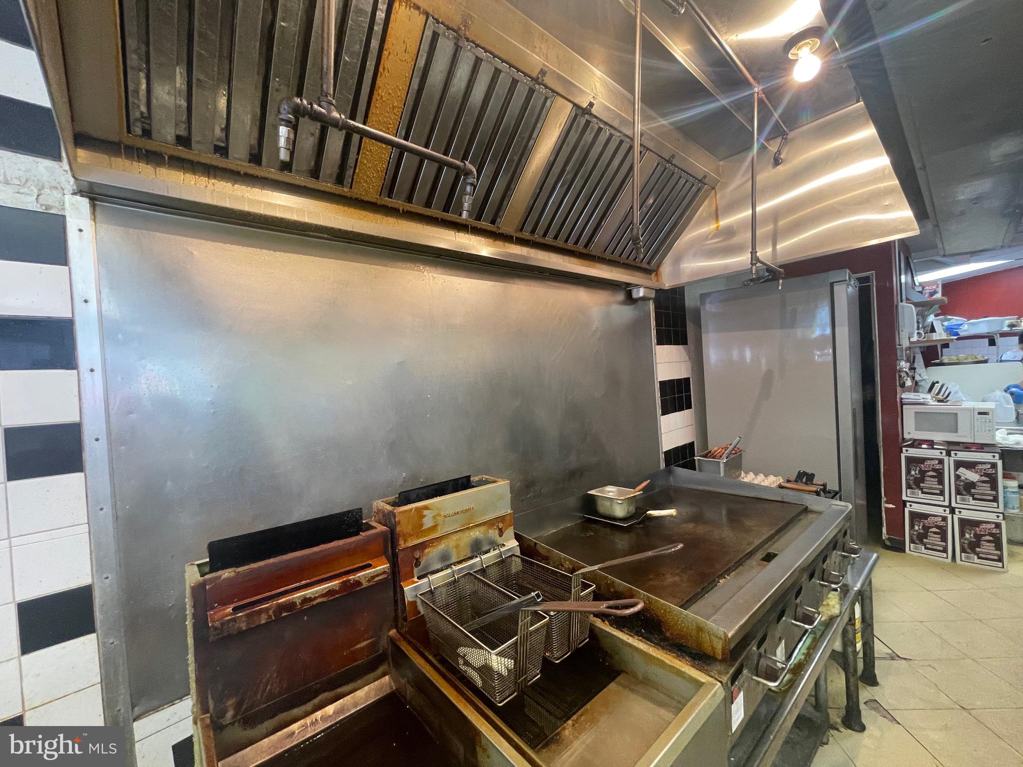 3200 GREENMOUNT AVENUE