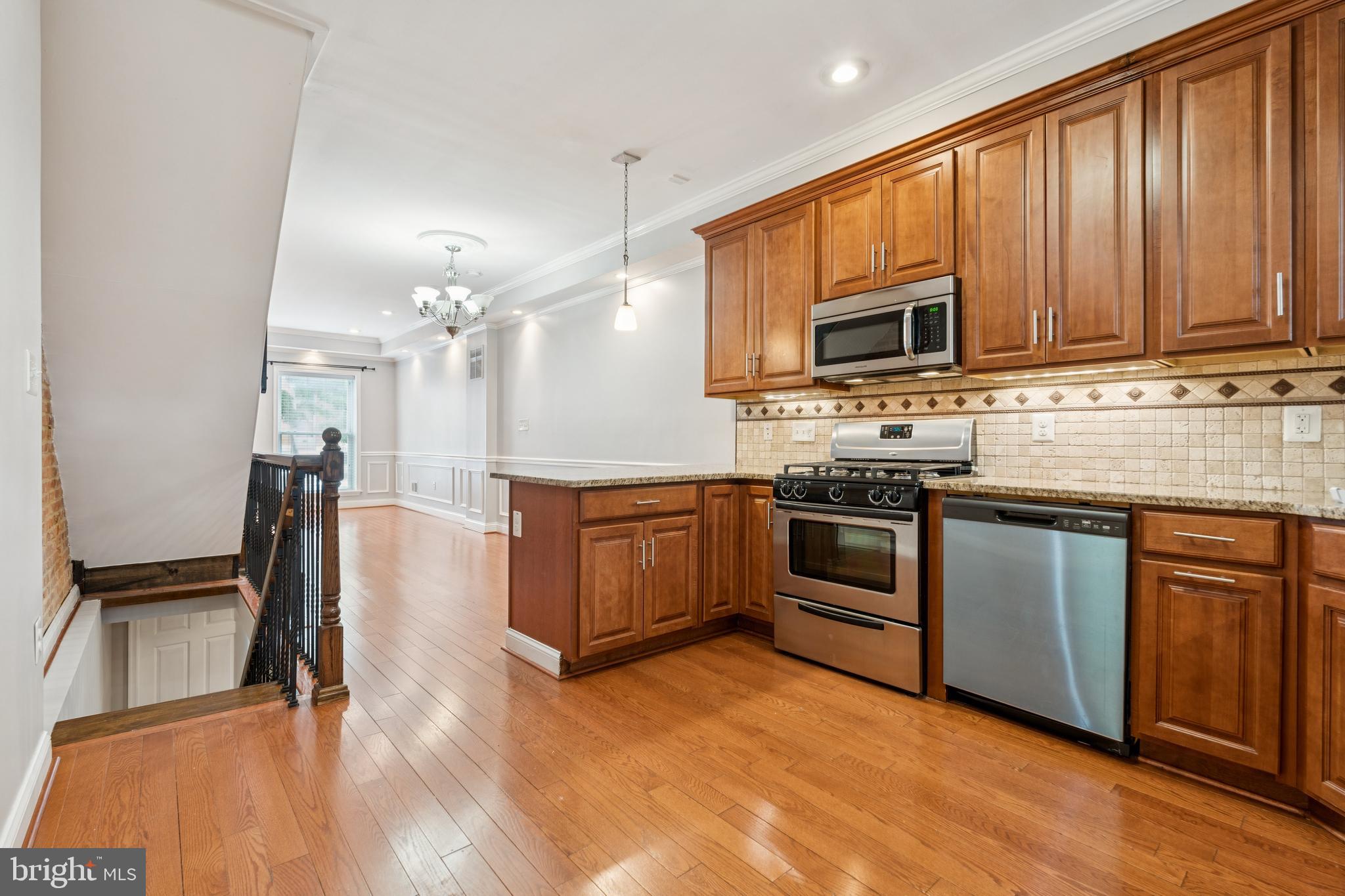 GREEKTOWN - Residential Lease