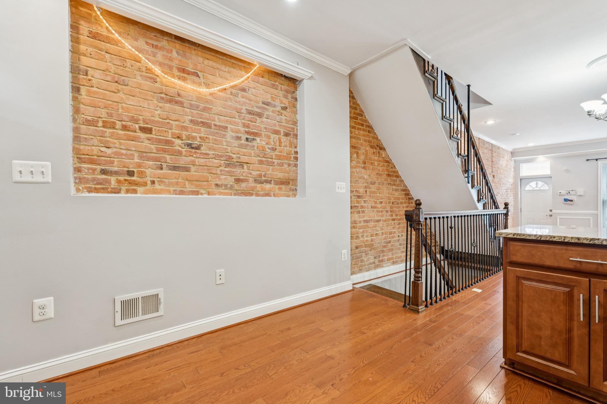 GREEKTOWN - Residential Lease