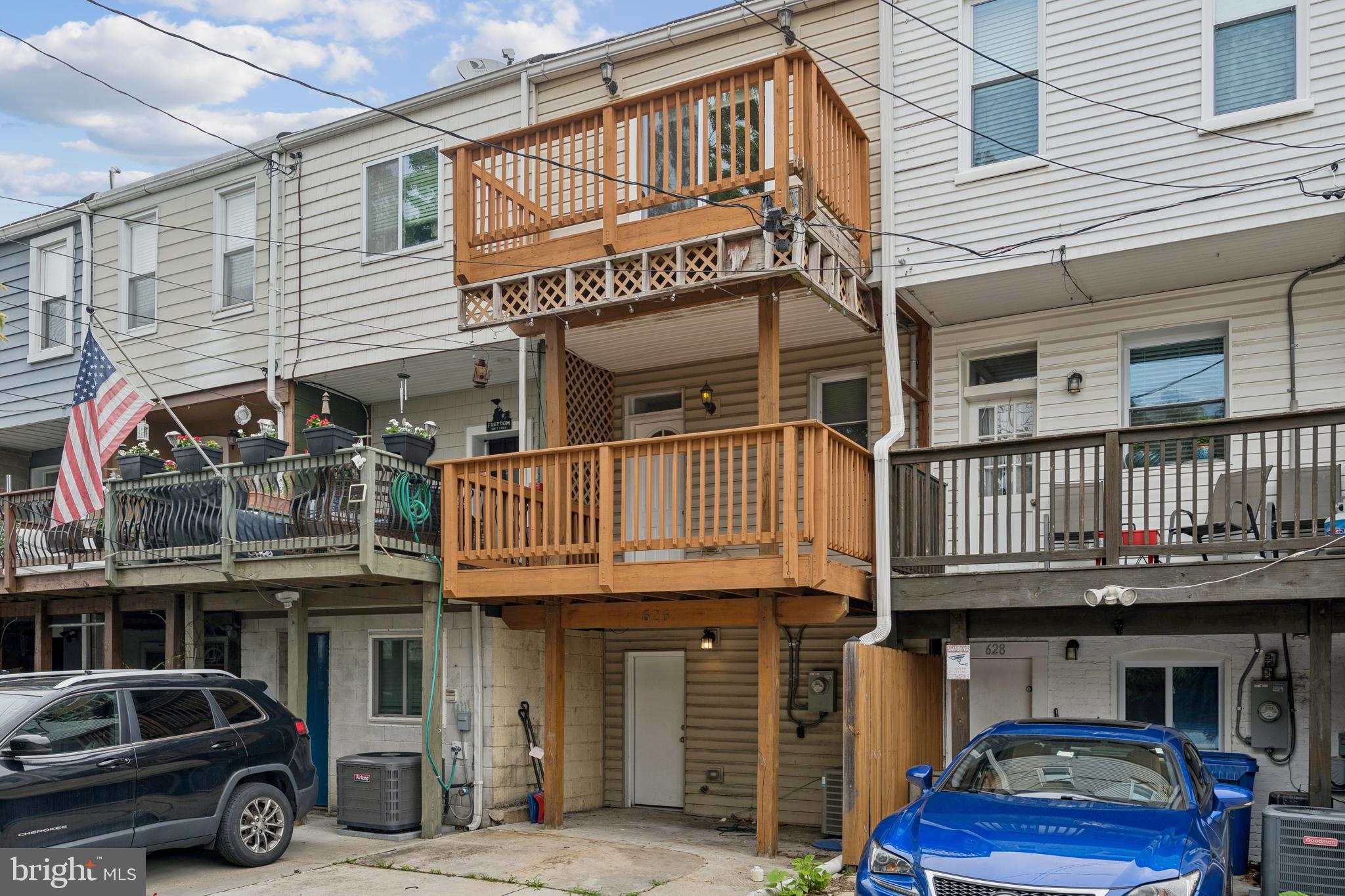 GREEKTOWN - Residential Lease