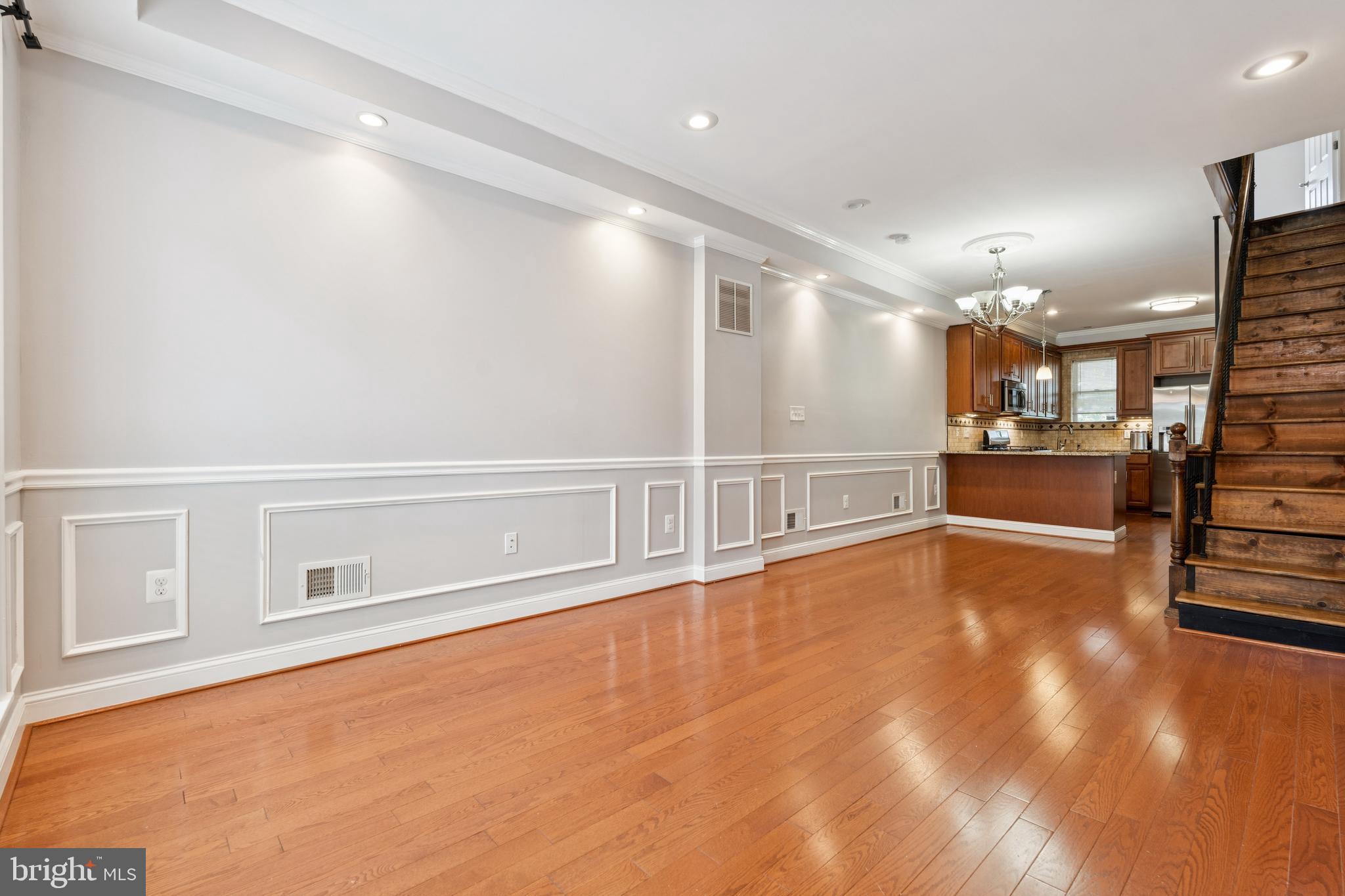 GREEKTOWN - Residential Lease